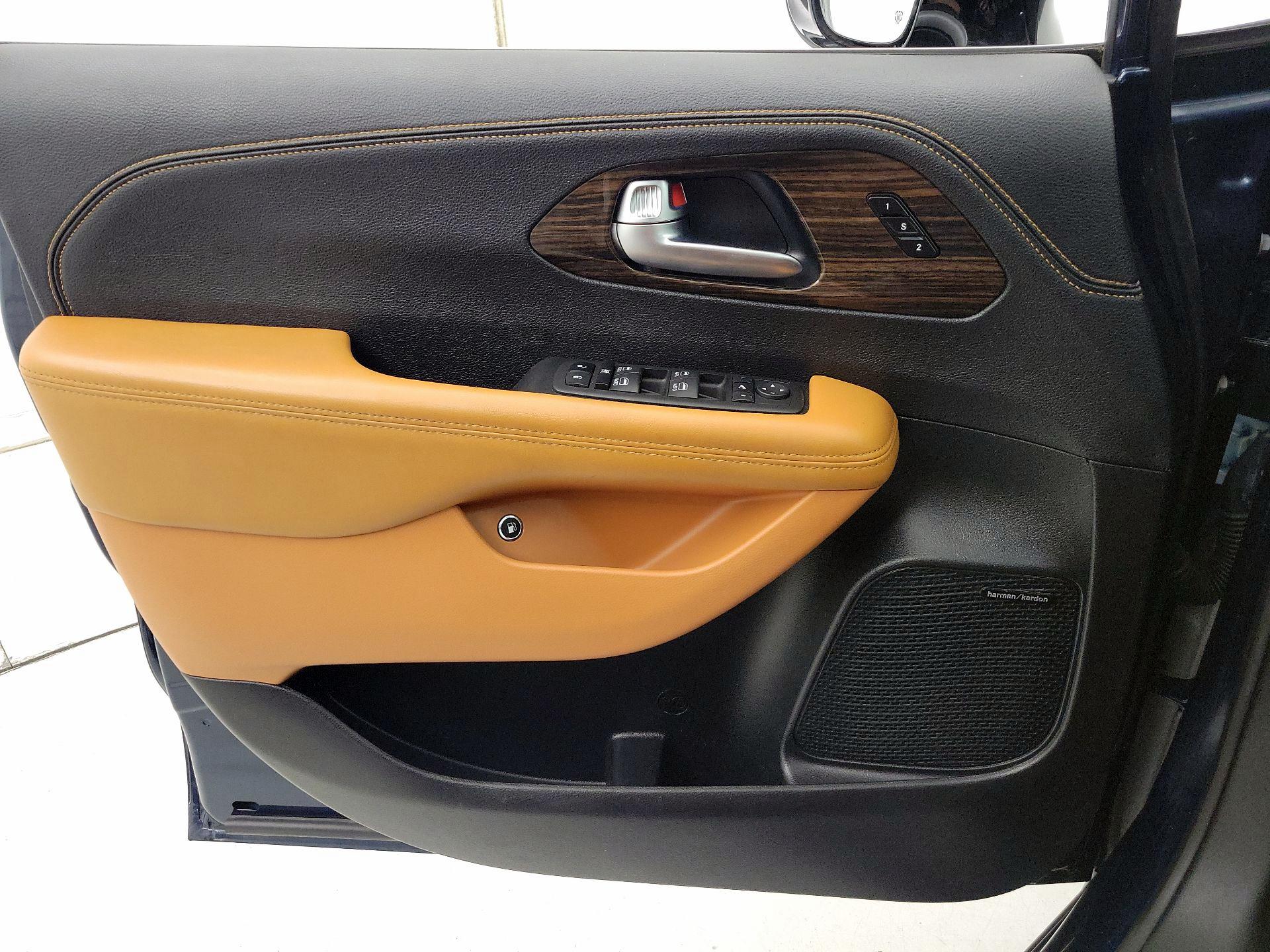 Thumbnail: 2023 Chrysler Pacifica - 12