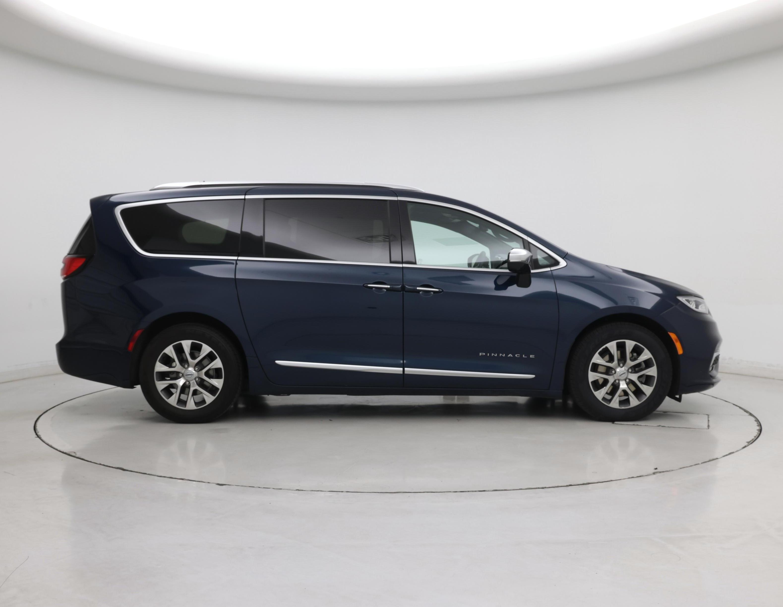 Thumbnail: 2023 Chrysler Pacifica - 7