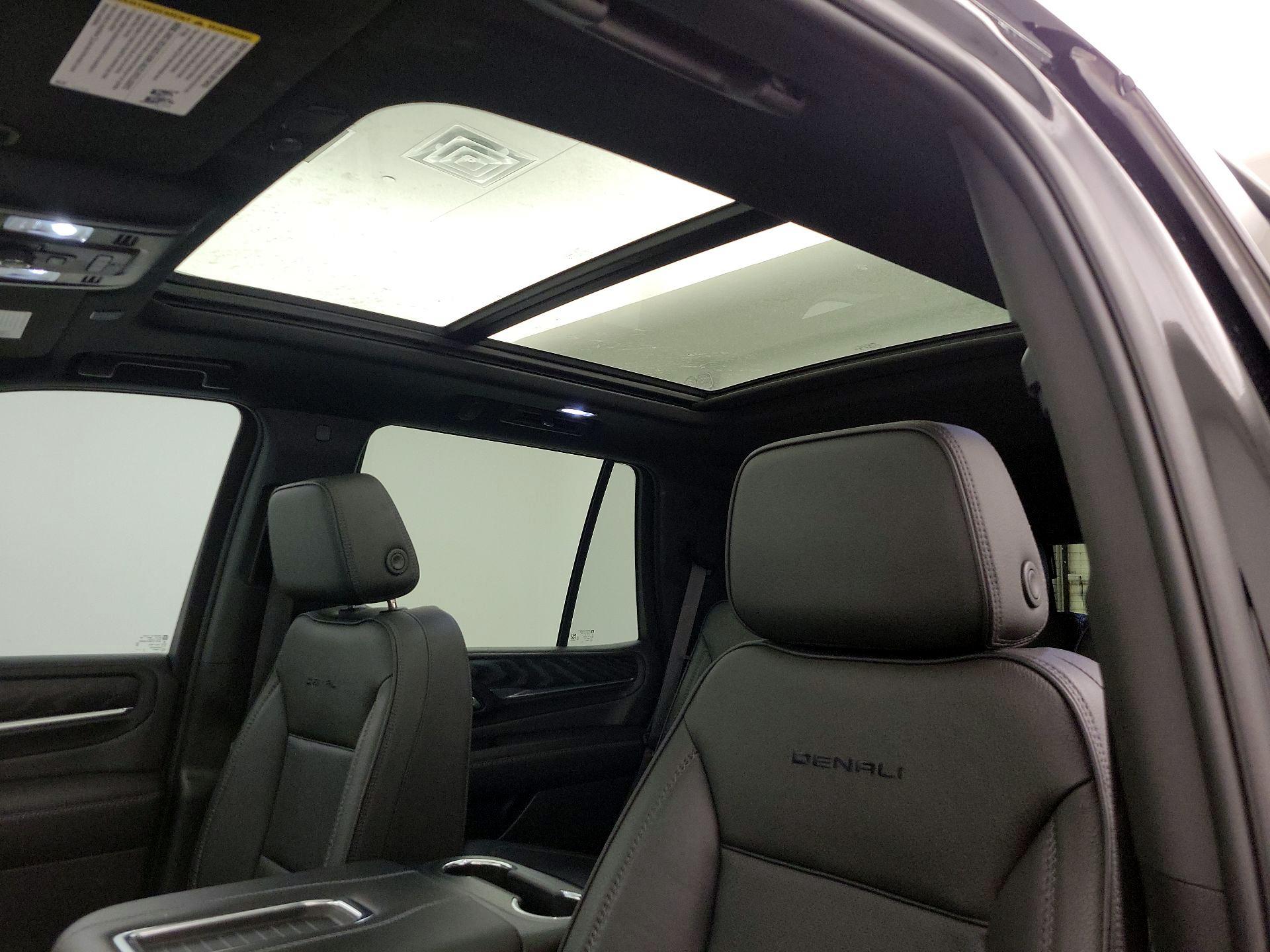 Thumbnail: 2023 GMC Yukon - 19