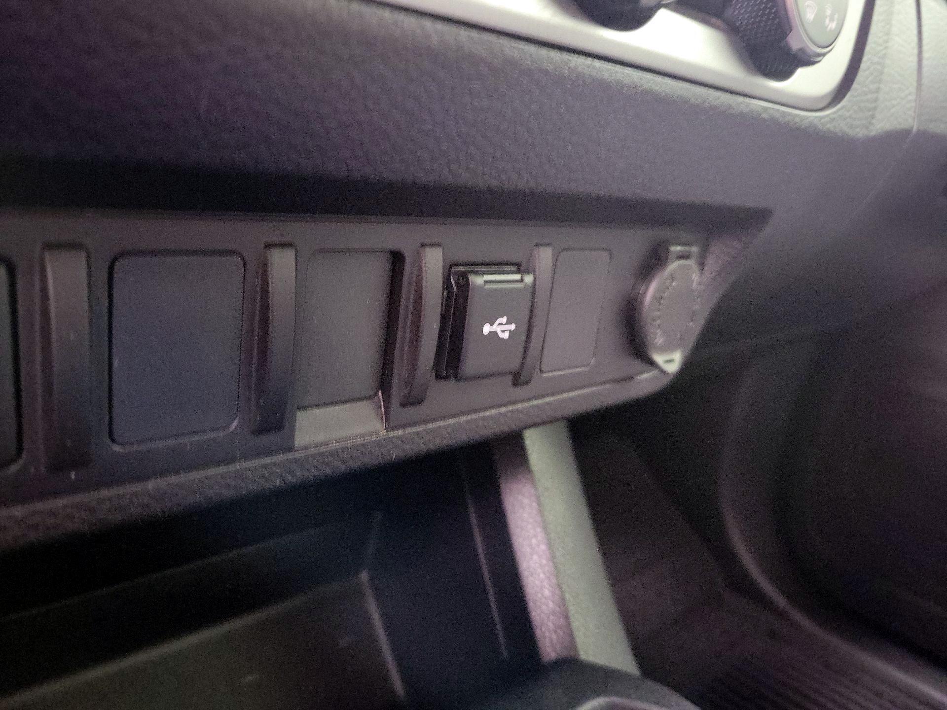 Thumbnail: 2022 Toyota Tacoma - 18