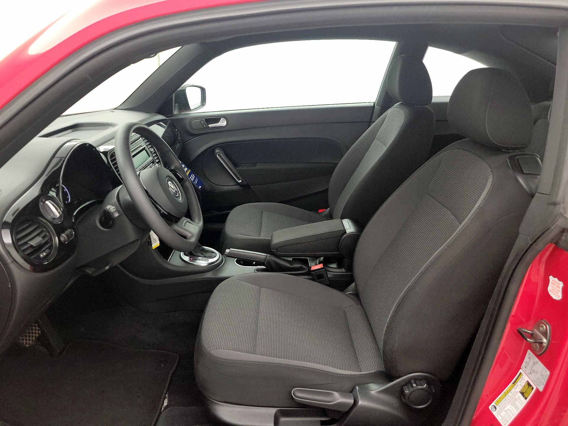Thumbnail: 2014 Volkswagen Beetle - 11