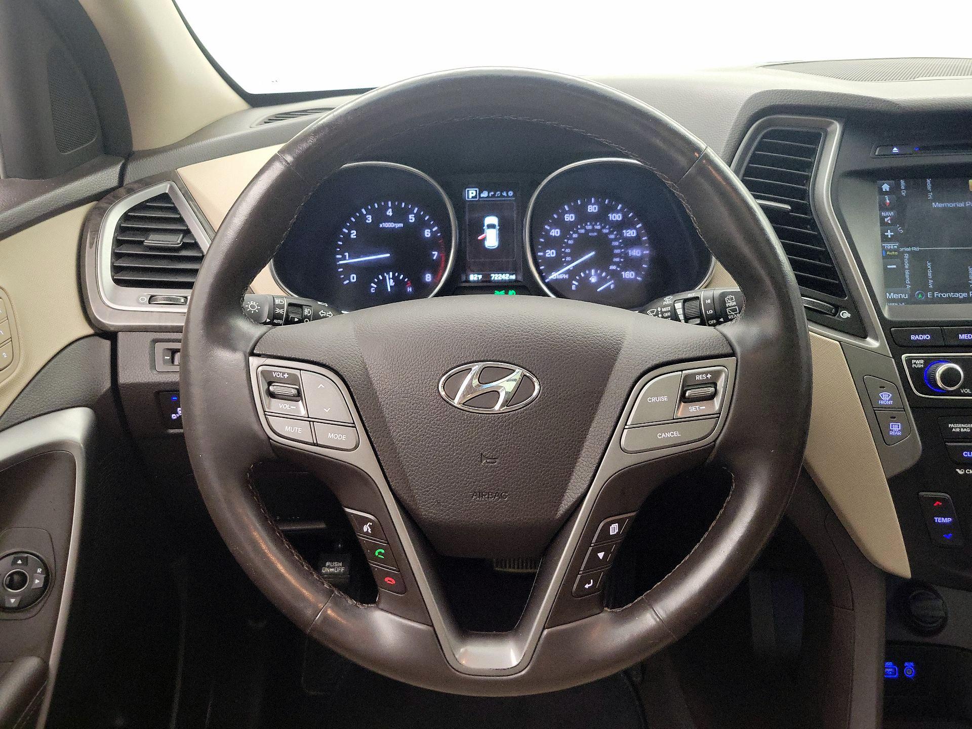 Thumbnail: 2017 Hyundai Santa Fe - 10