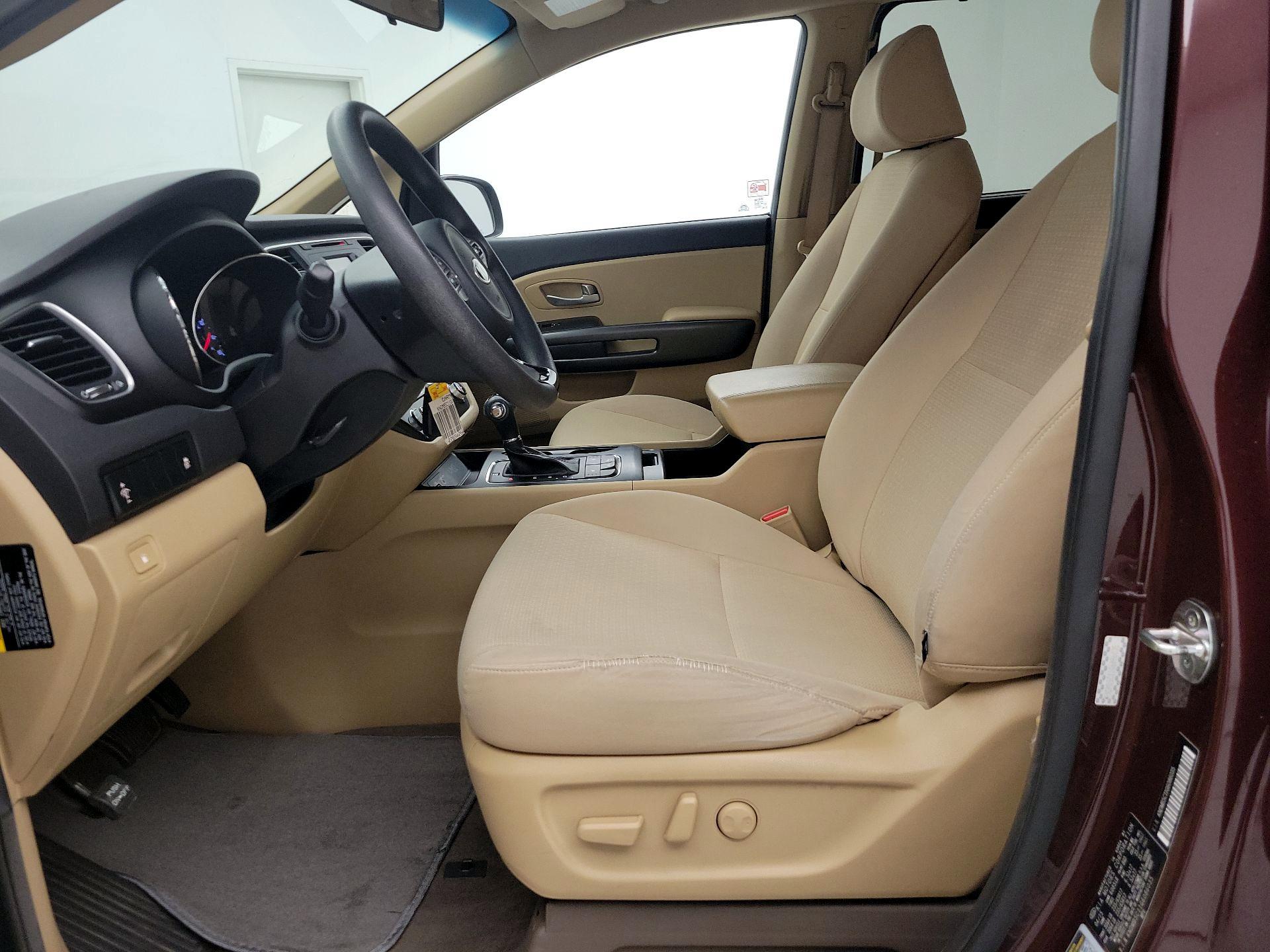 Thumbnail: 2016 Kia Sedona - 11