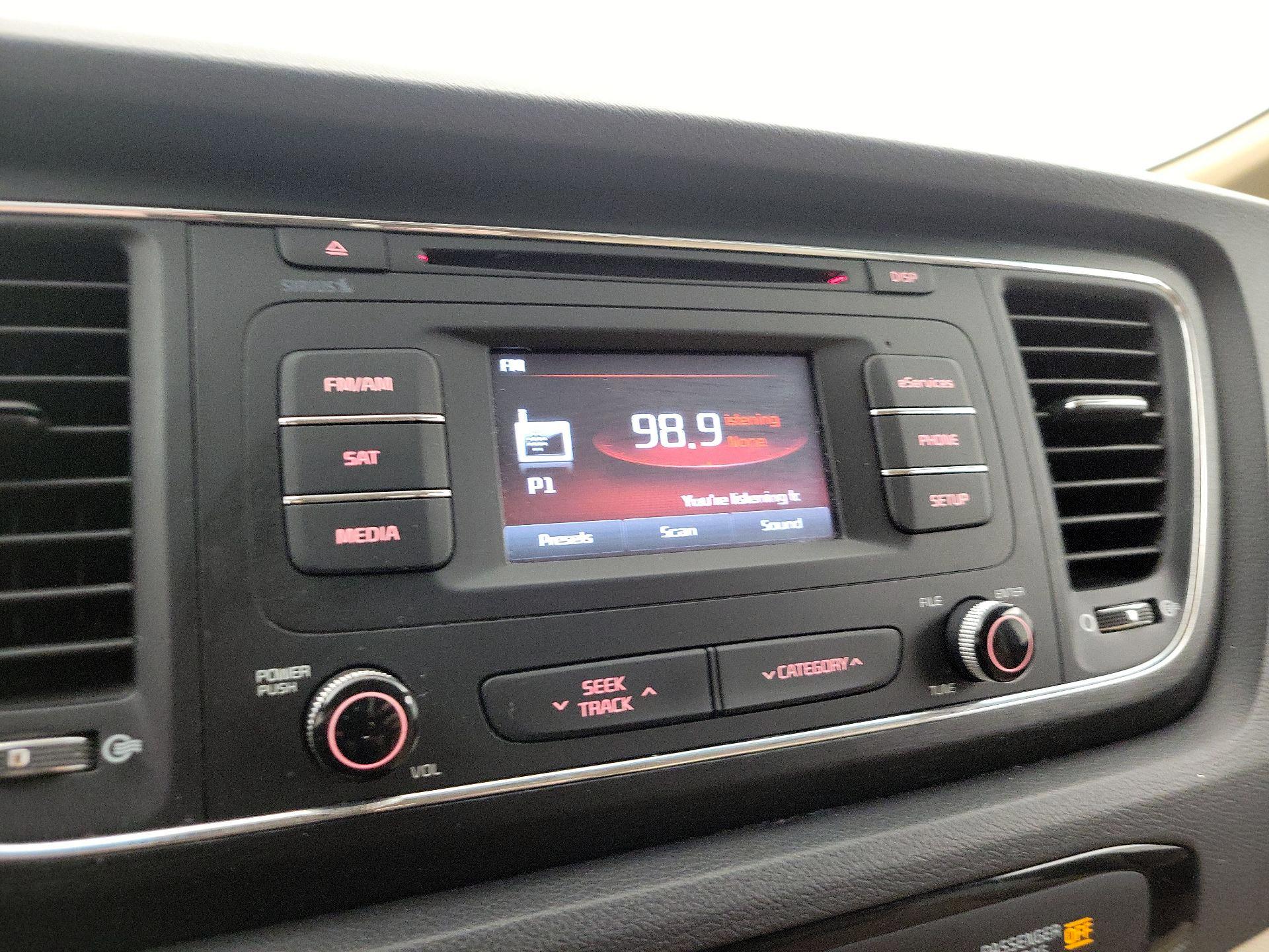 Thumbnail: 2016 Kia Sedona - 15