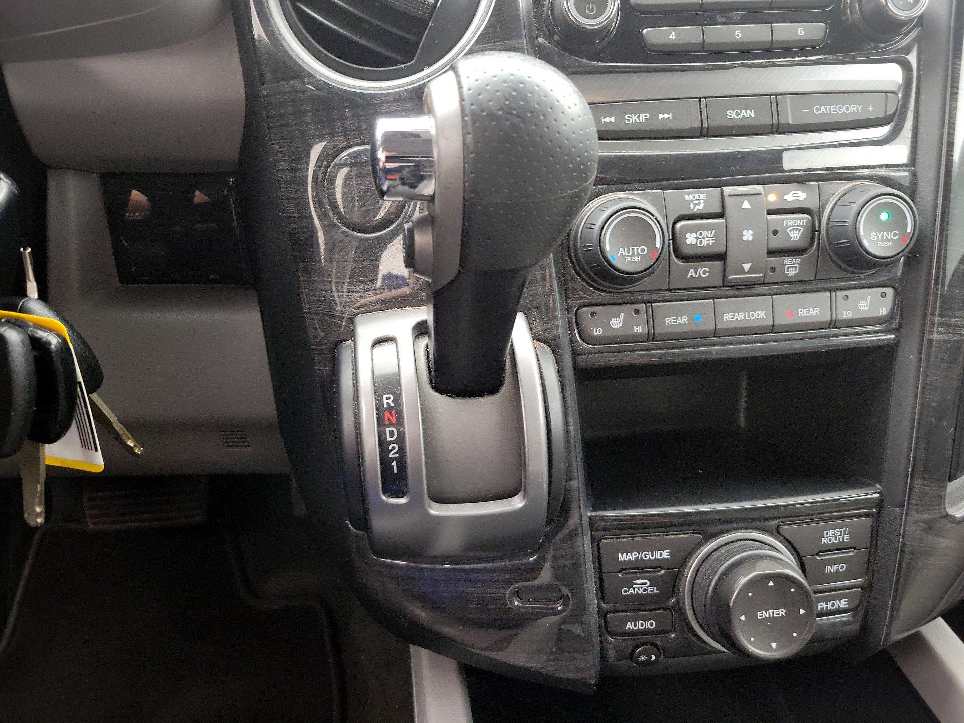 Thumbnail: 2014 Honda Pilot - 17