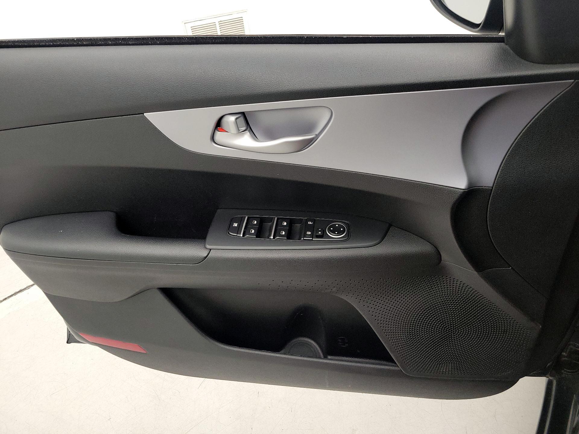 Thumbnail: 2023 Kia Forte - 12