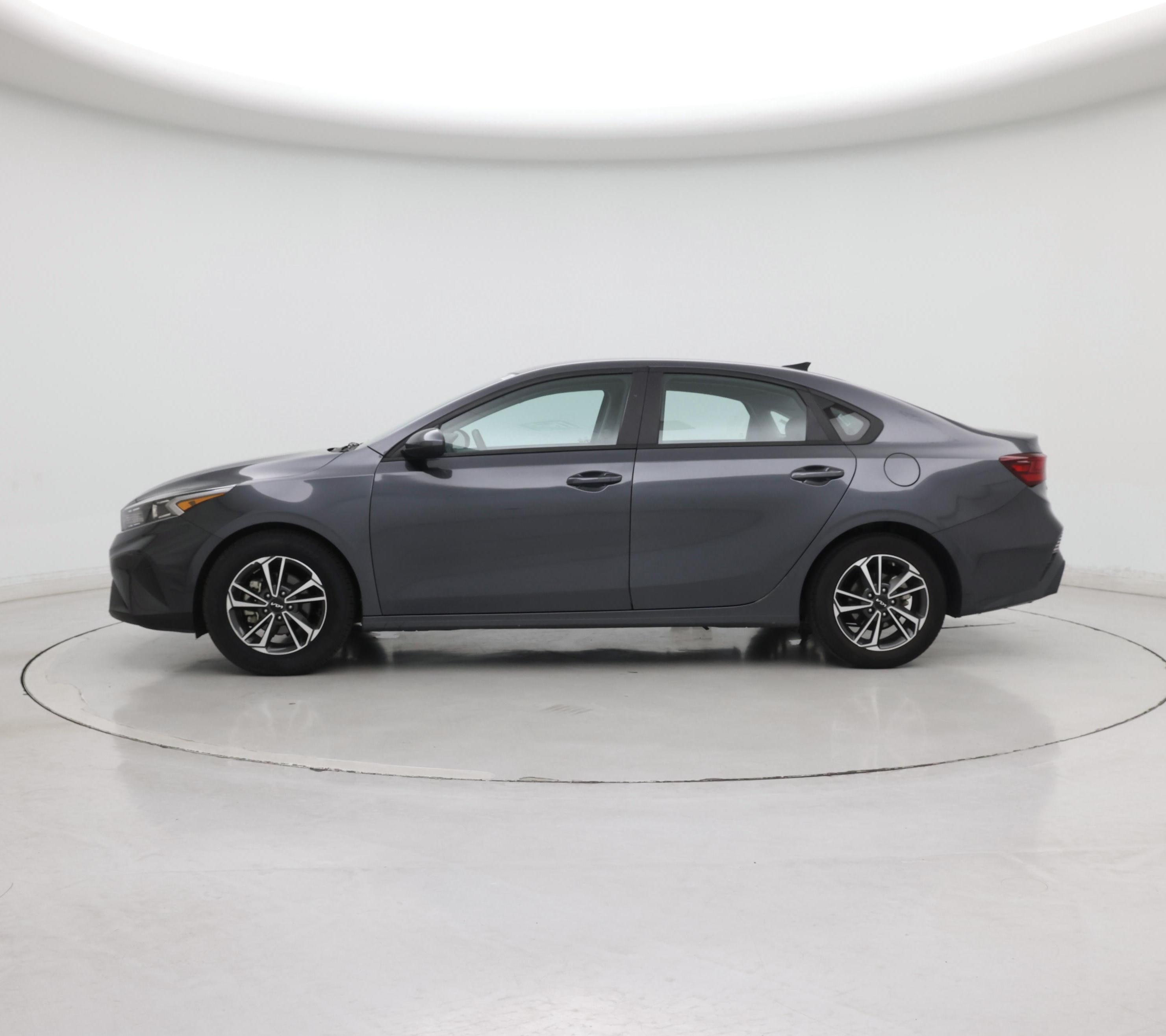 Thumbnail: 2023 Kia Forte - 3