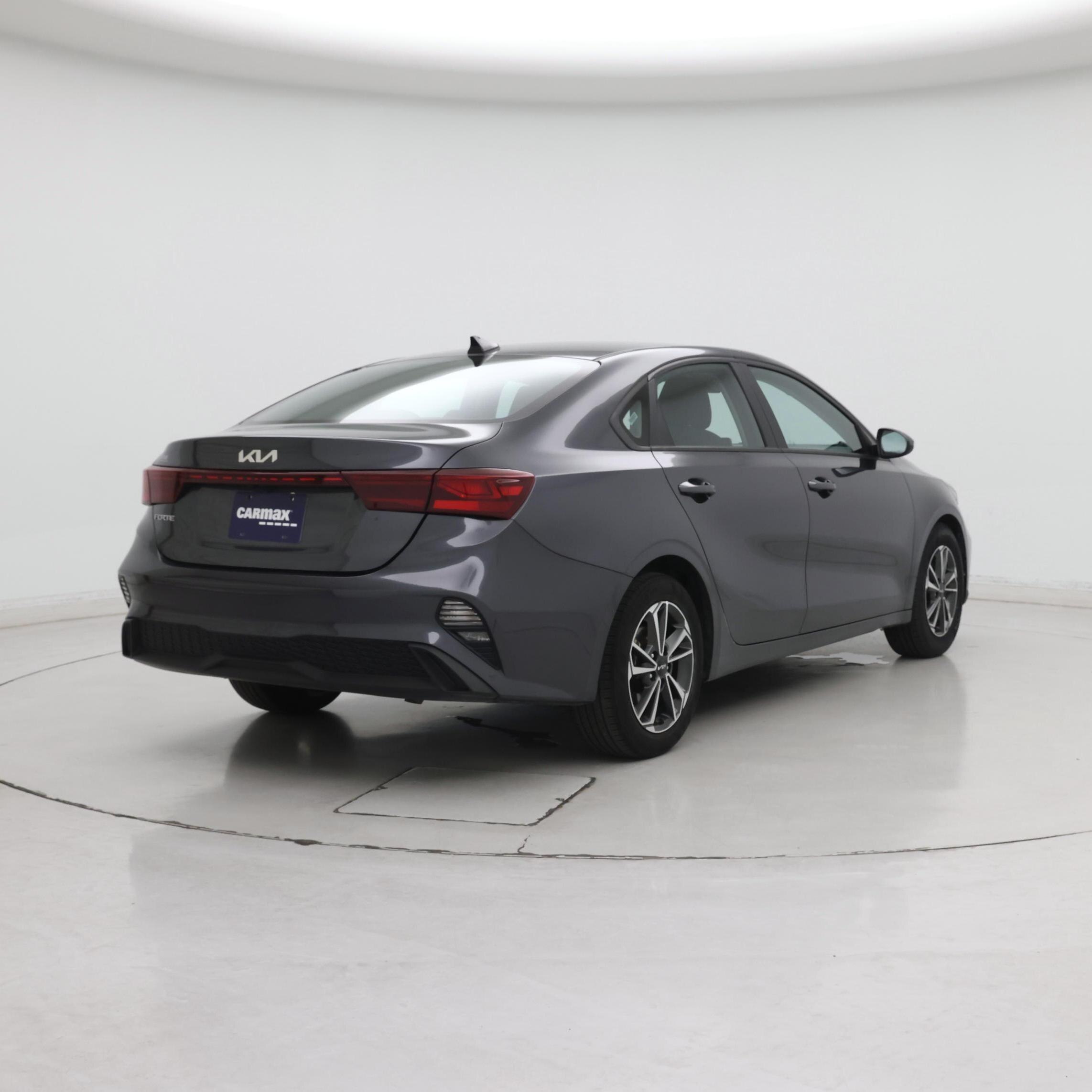 Thumbnail: 2023 Kia Forte - 8