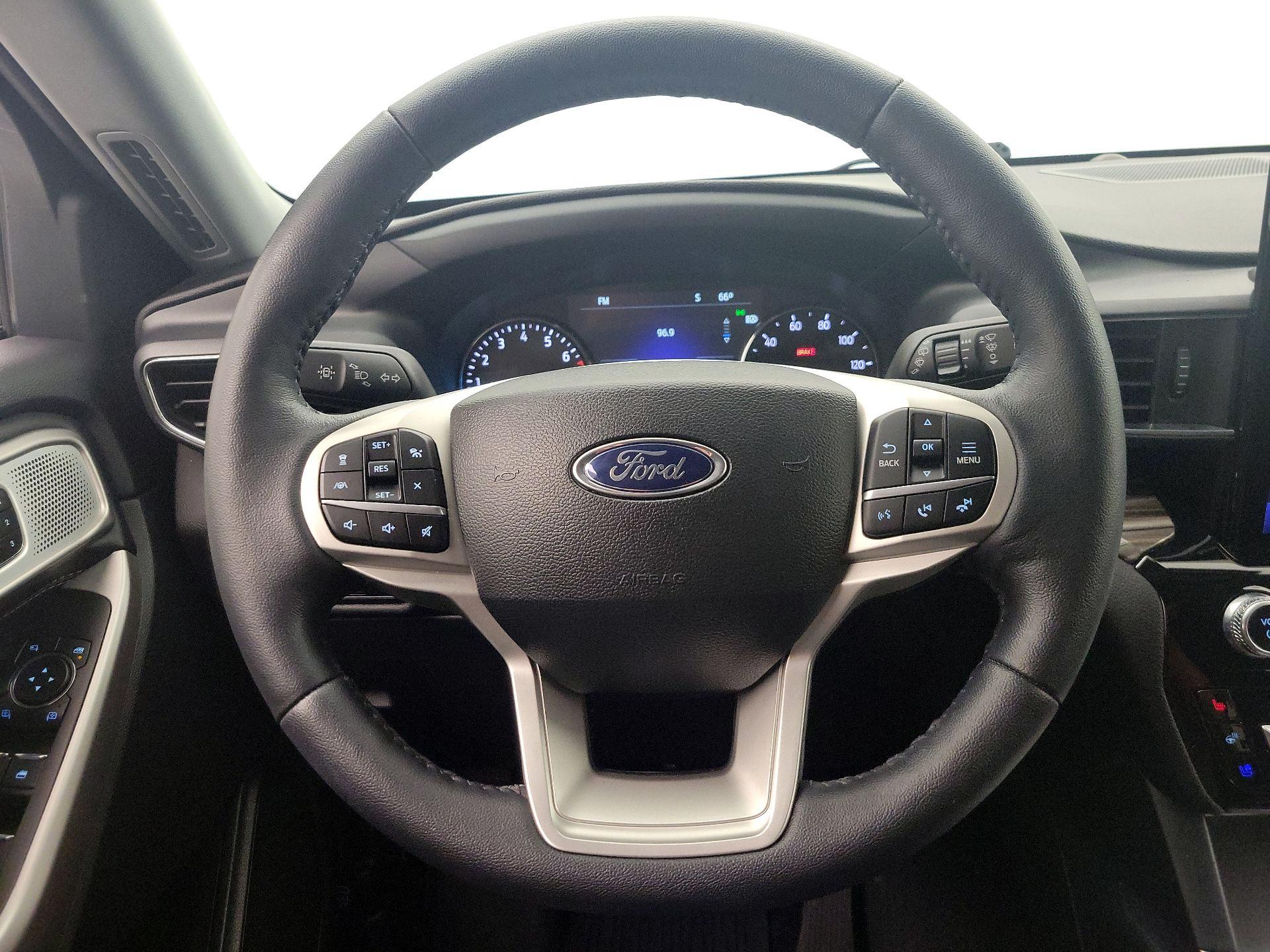 Thumbnail: 2023 Ford Explorer - 10