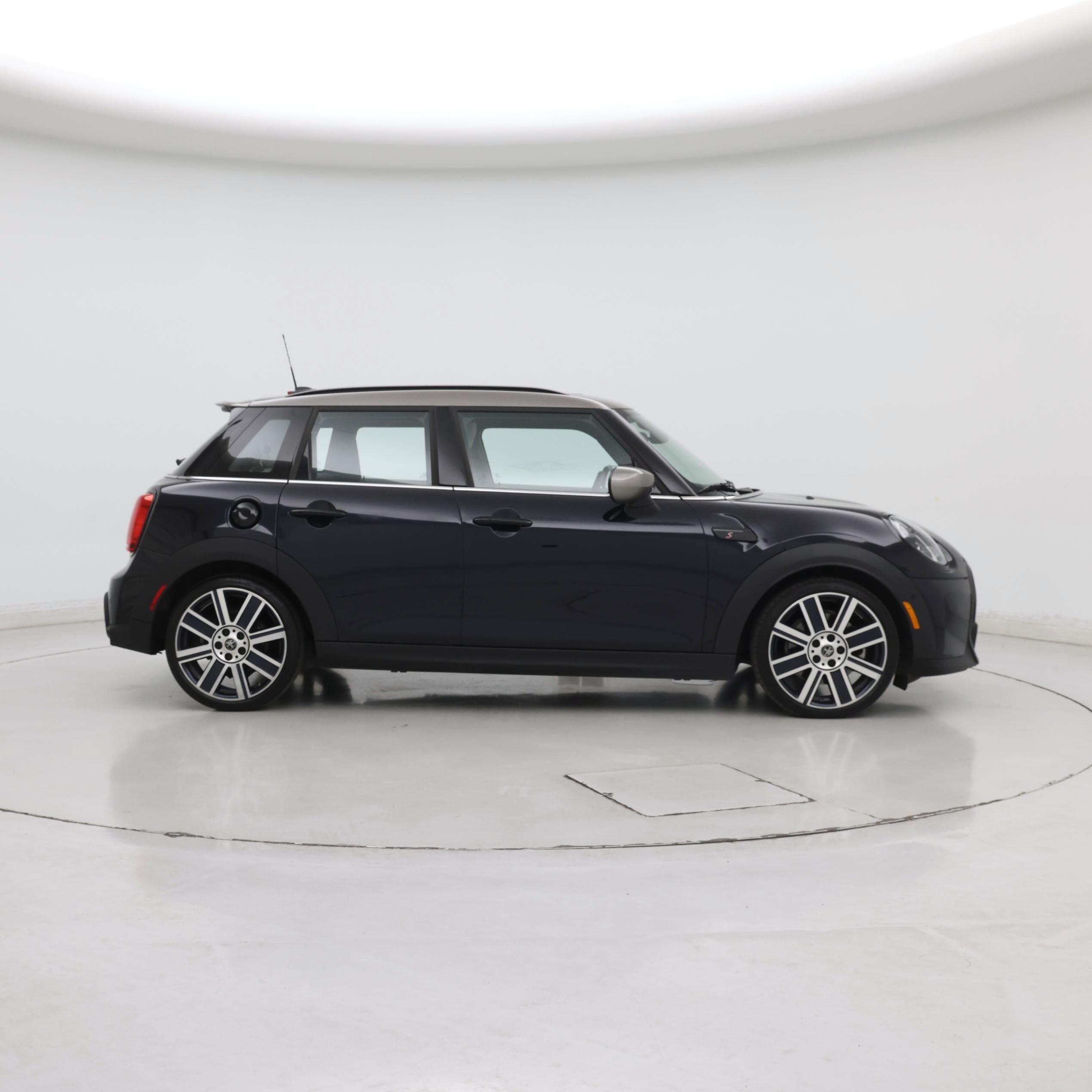 Thumbnail: 2023 MINI Cooper Hardtop - 7