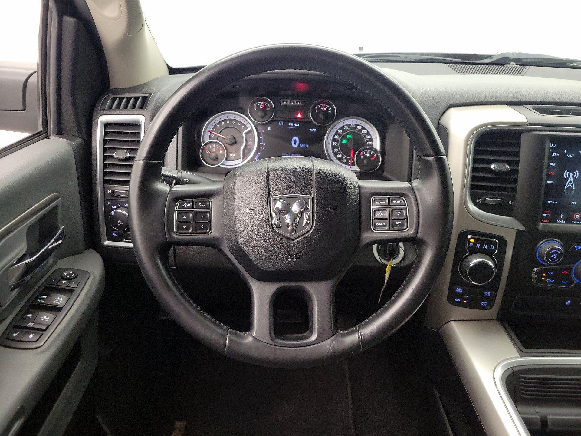 Thumbnail: 2019 RAM 1500 Classic - 10