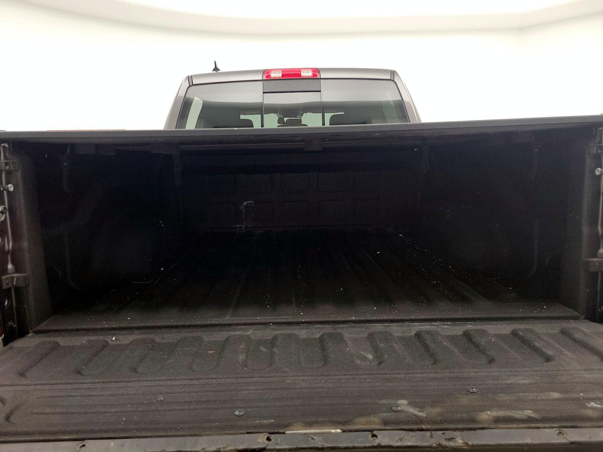 Thumbnail: 2019 RAM 1500 Classic - 20