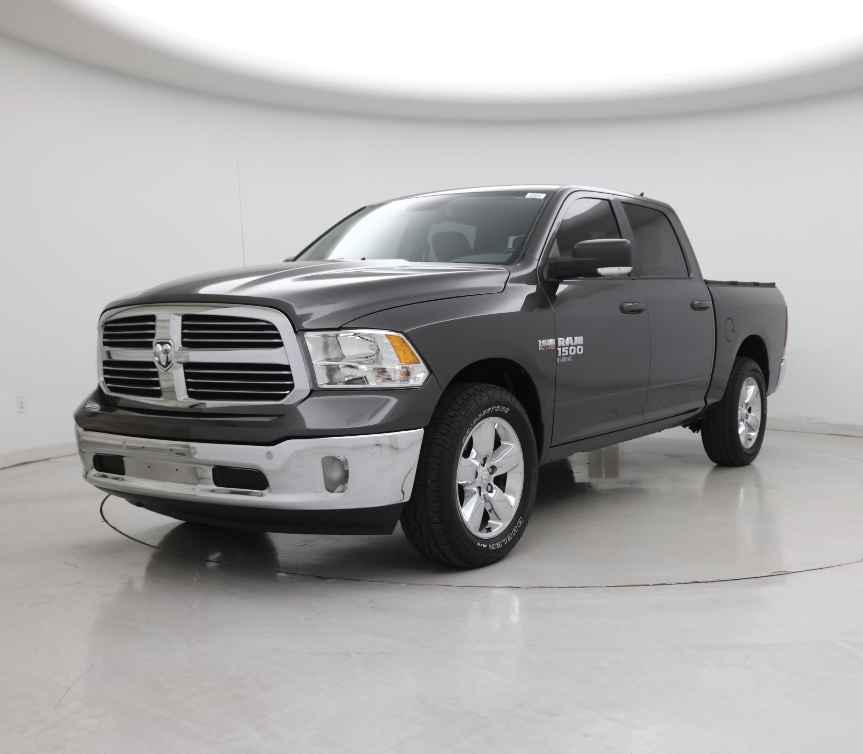 Thumbnail: 2019 RAM 1500 Classic - 4