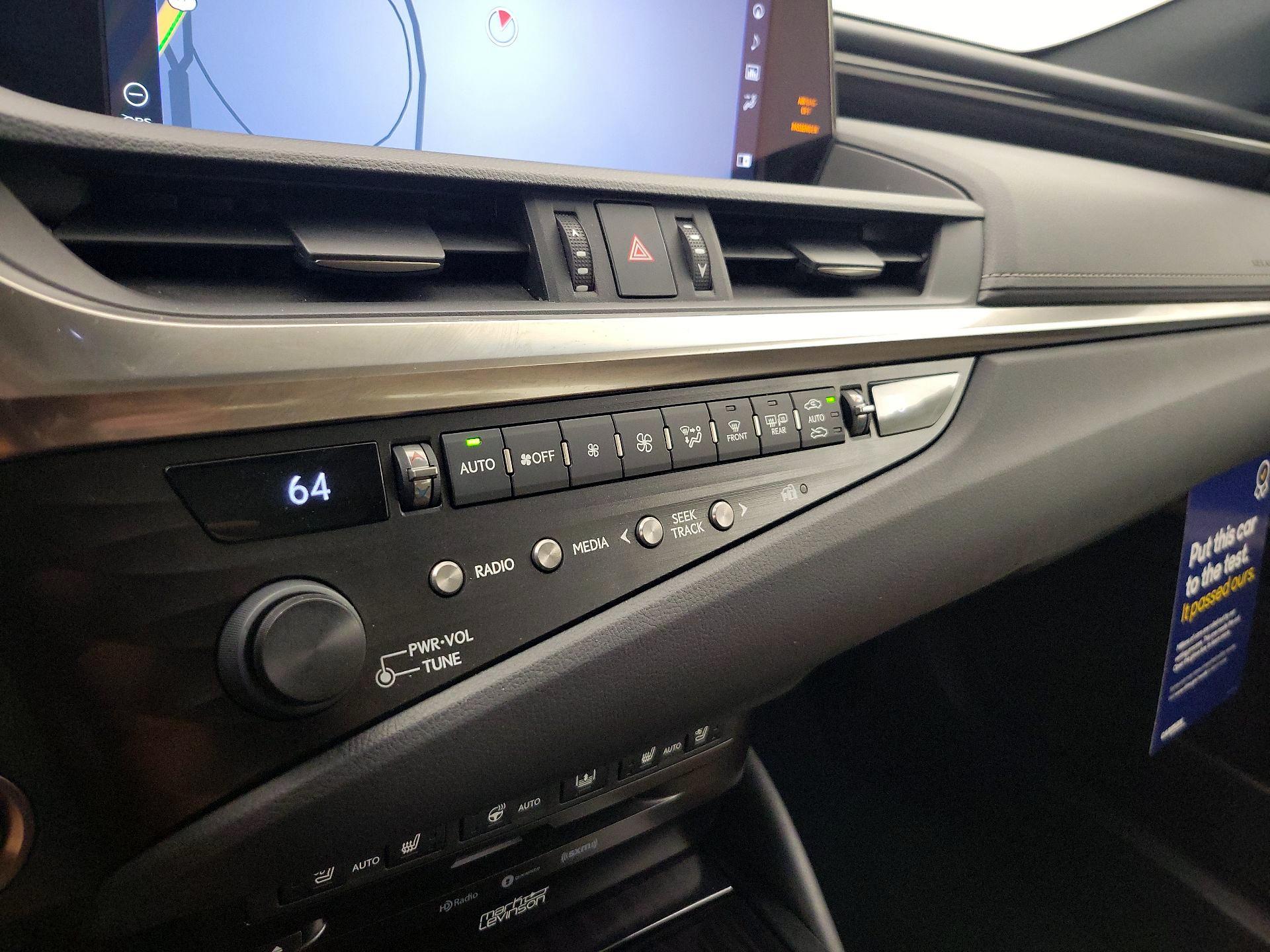 Thumbnail: 2020 Lexus ES - 16