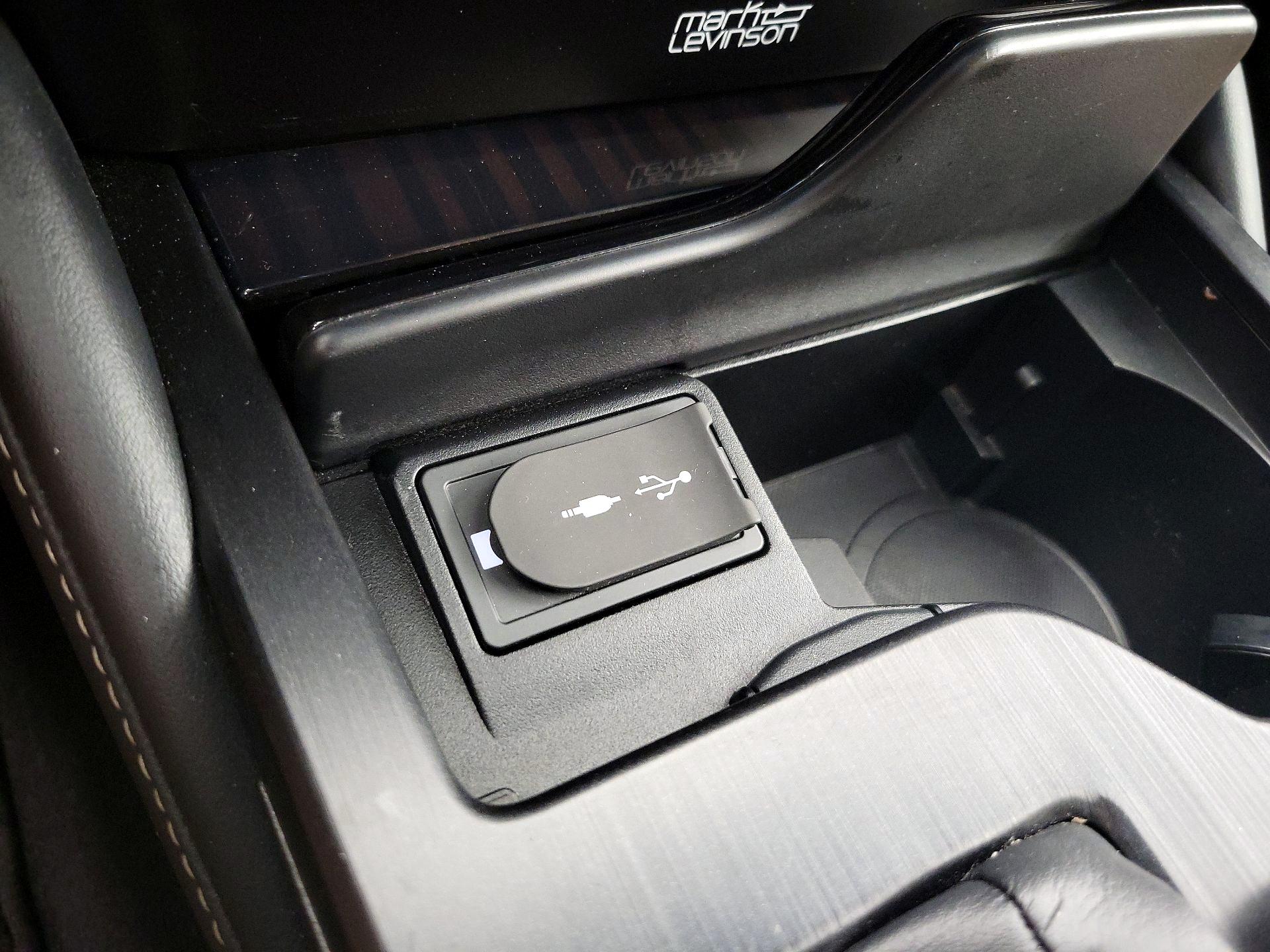 Thumbnail: 2020 Lexus ES - 18