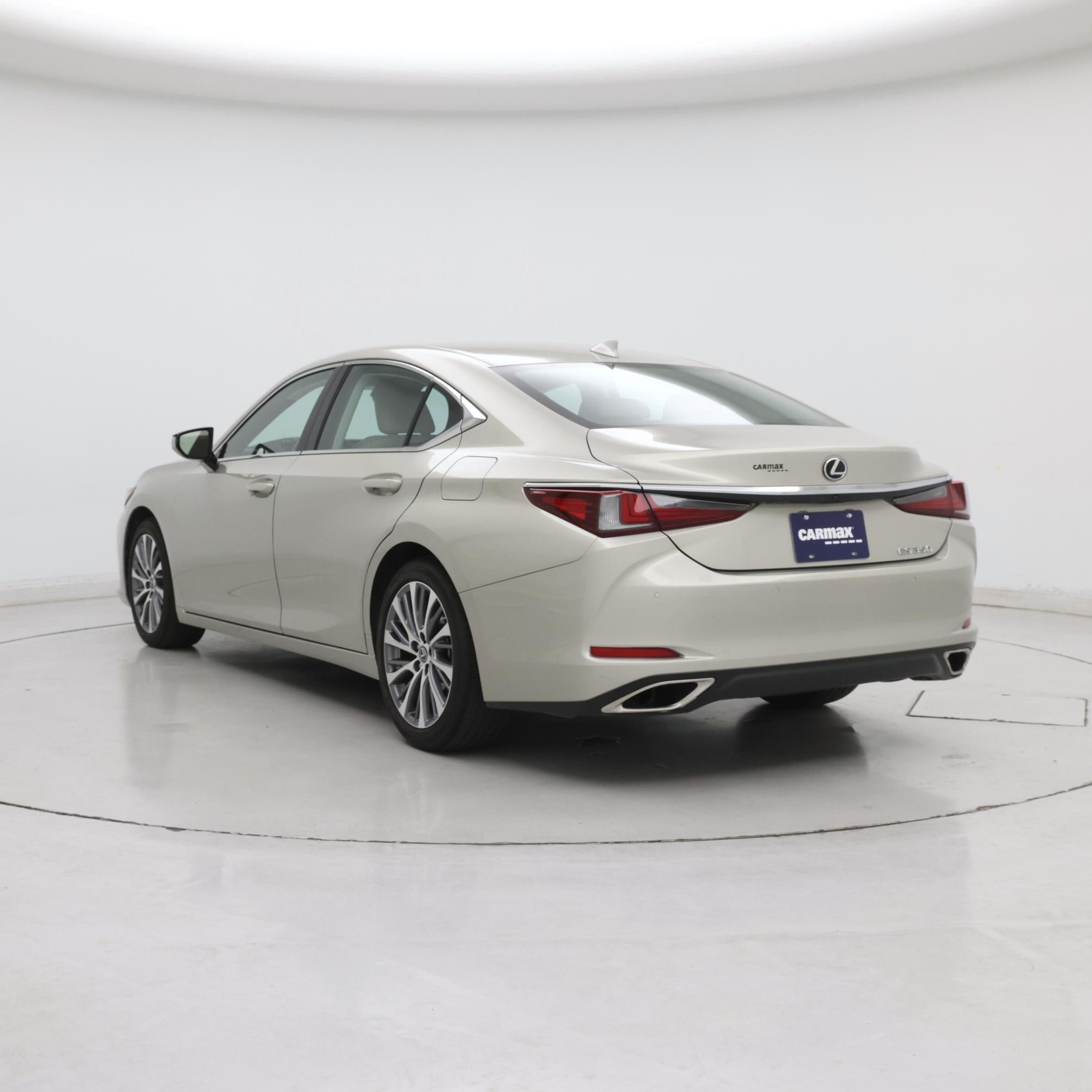 Thumbnail: 2020 Lexus ES - 2