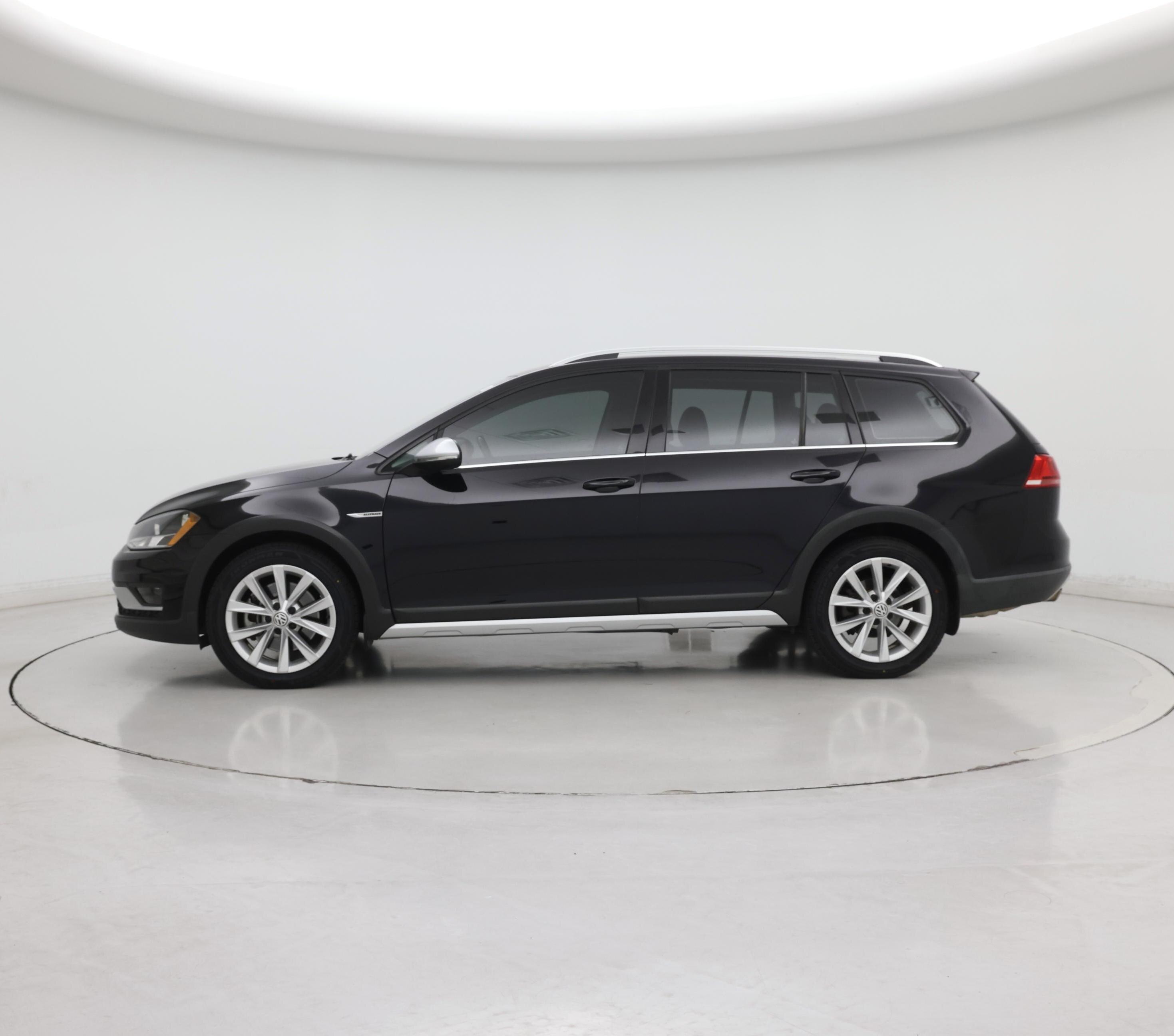 Thumbnail: 2017 Volkswagen Golf - 3