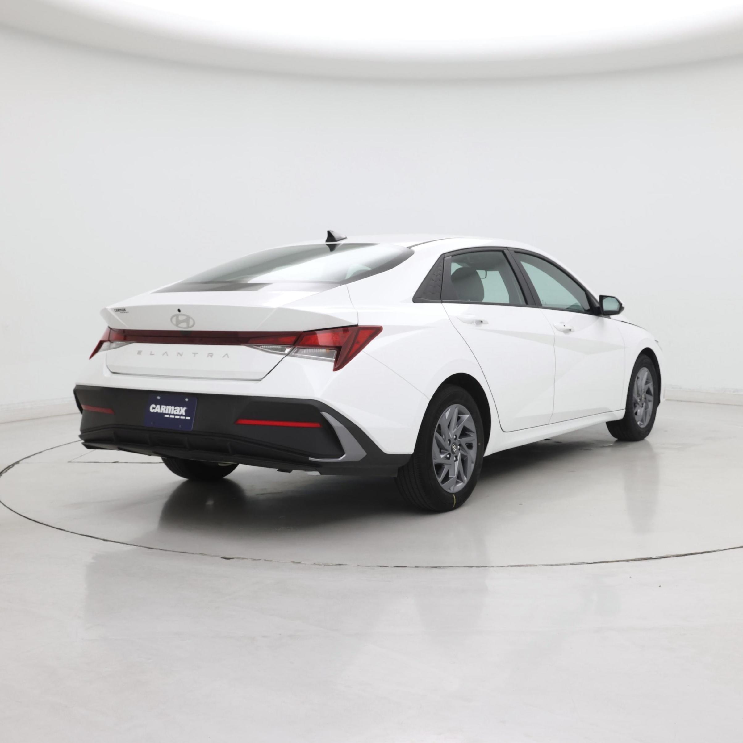 Thumbnail: 2024 Hyundai Elantra - 8