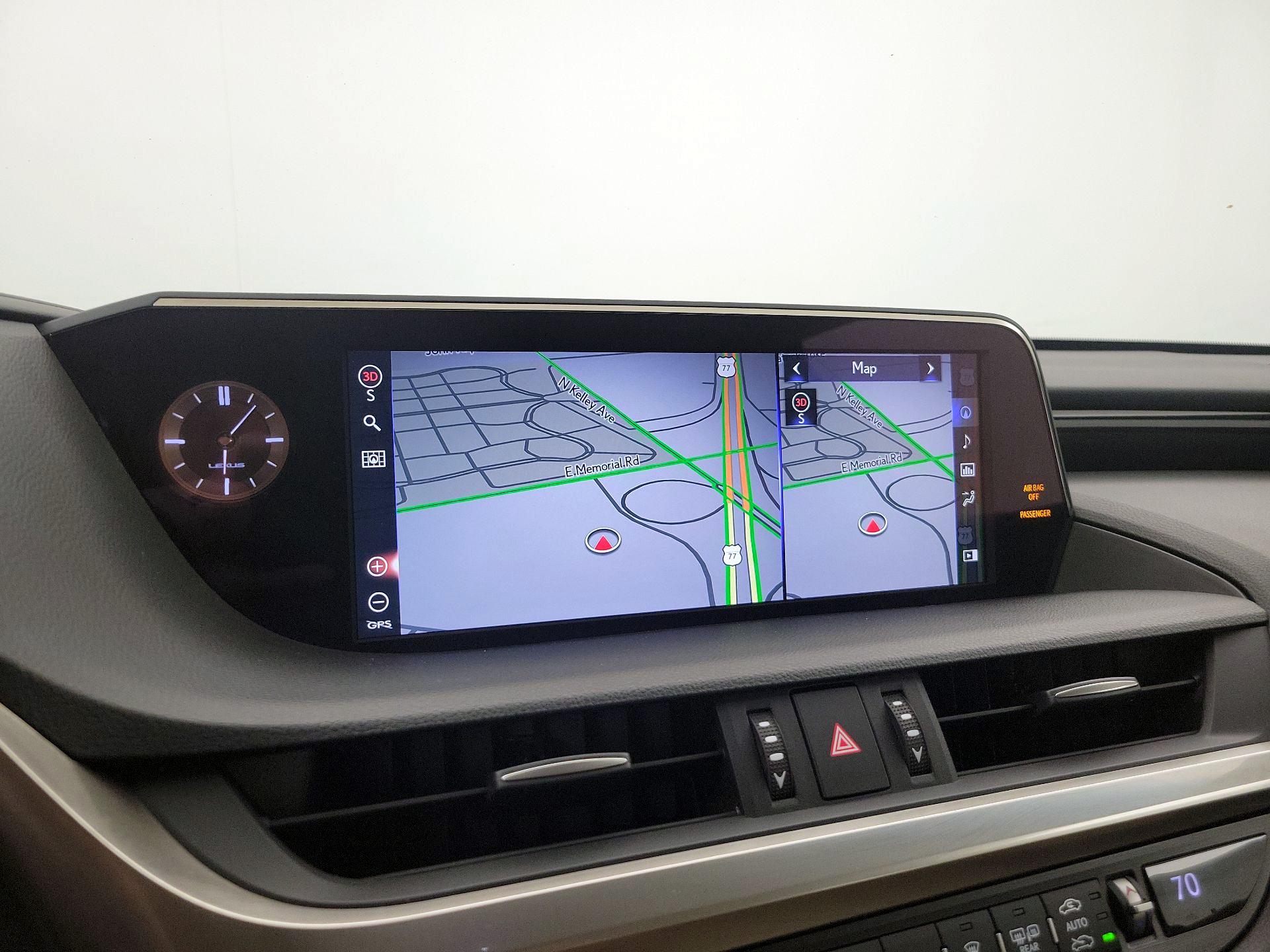 Thumbnail: 2021 Lexus ES - 14