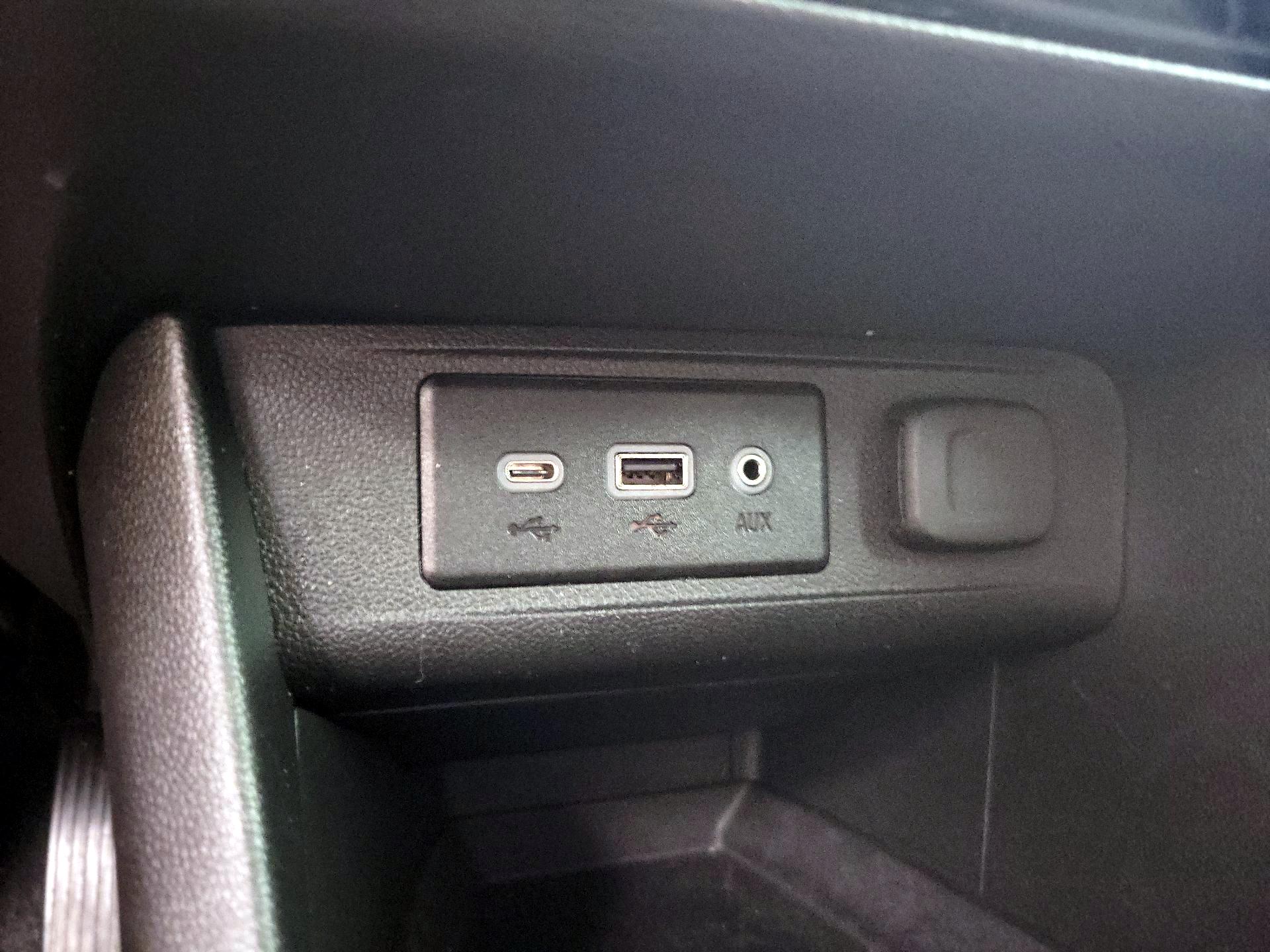 Thumbnail: 2020 Buick Encore GX - 18