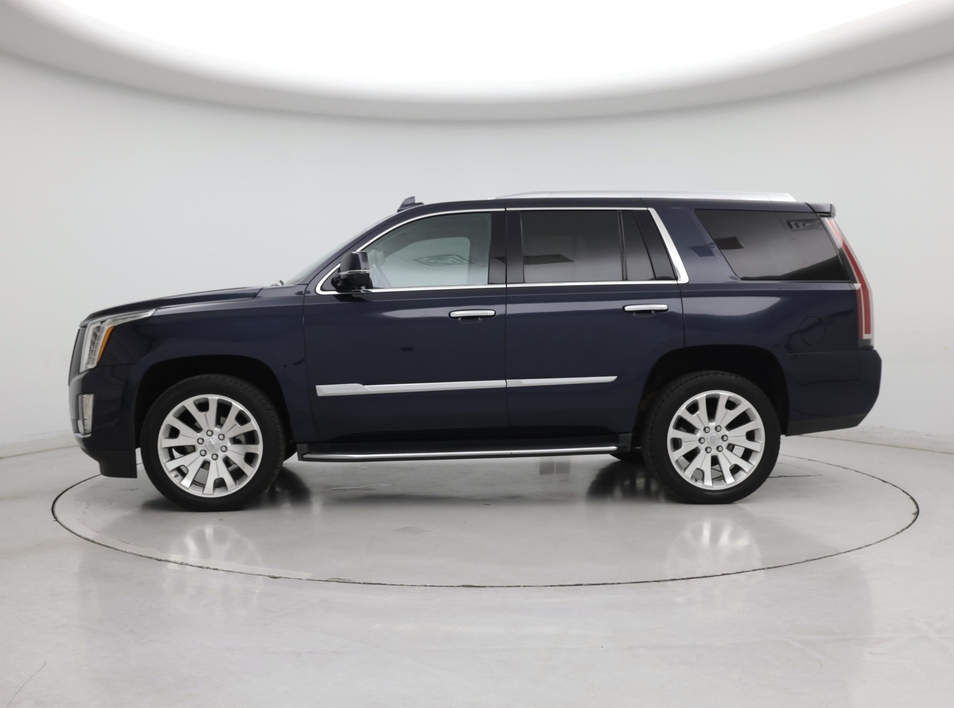Thumbnail: 2018 Cadillac Escalade - 3