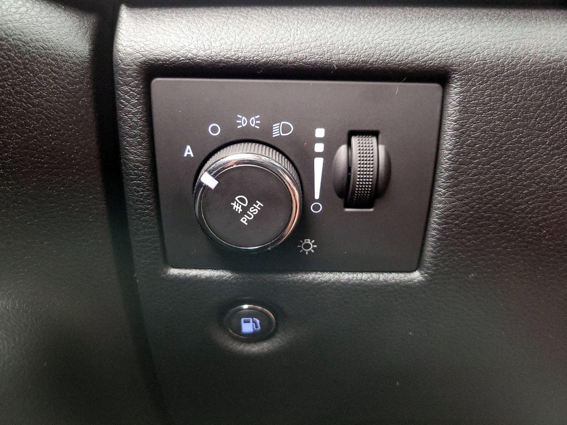 Thumbnail: 2015 Jeep Grand Cherokee - 13