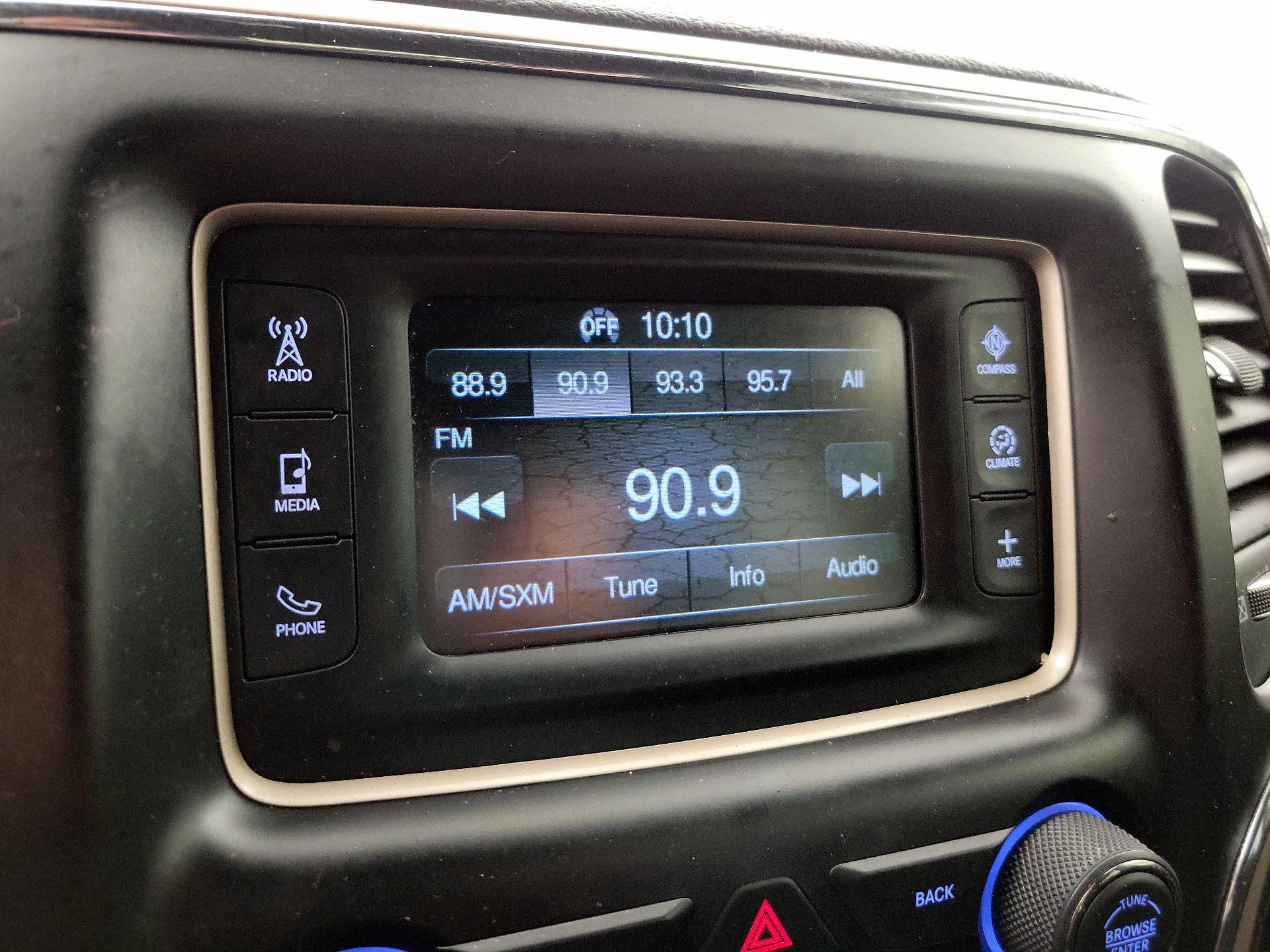 Thumbnail: 2015 Jeep Grand Cherokee - 14