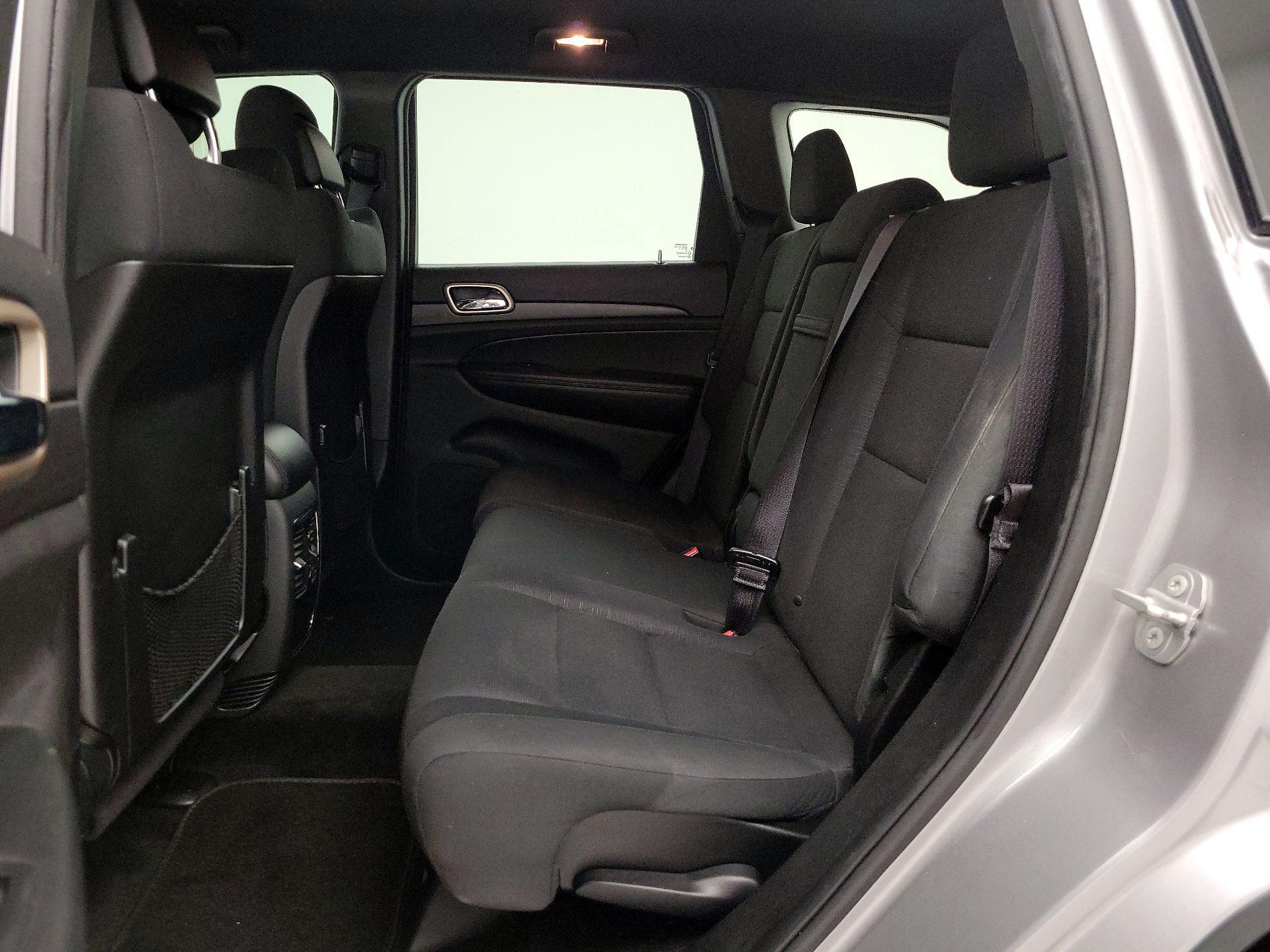 Thumbnail: 2015 Jeep Grand Cherokee - 18