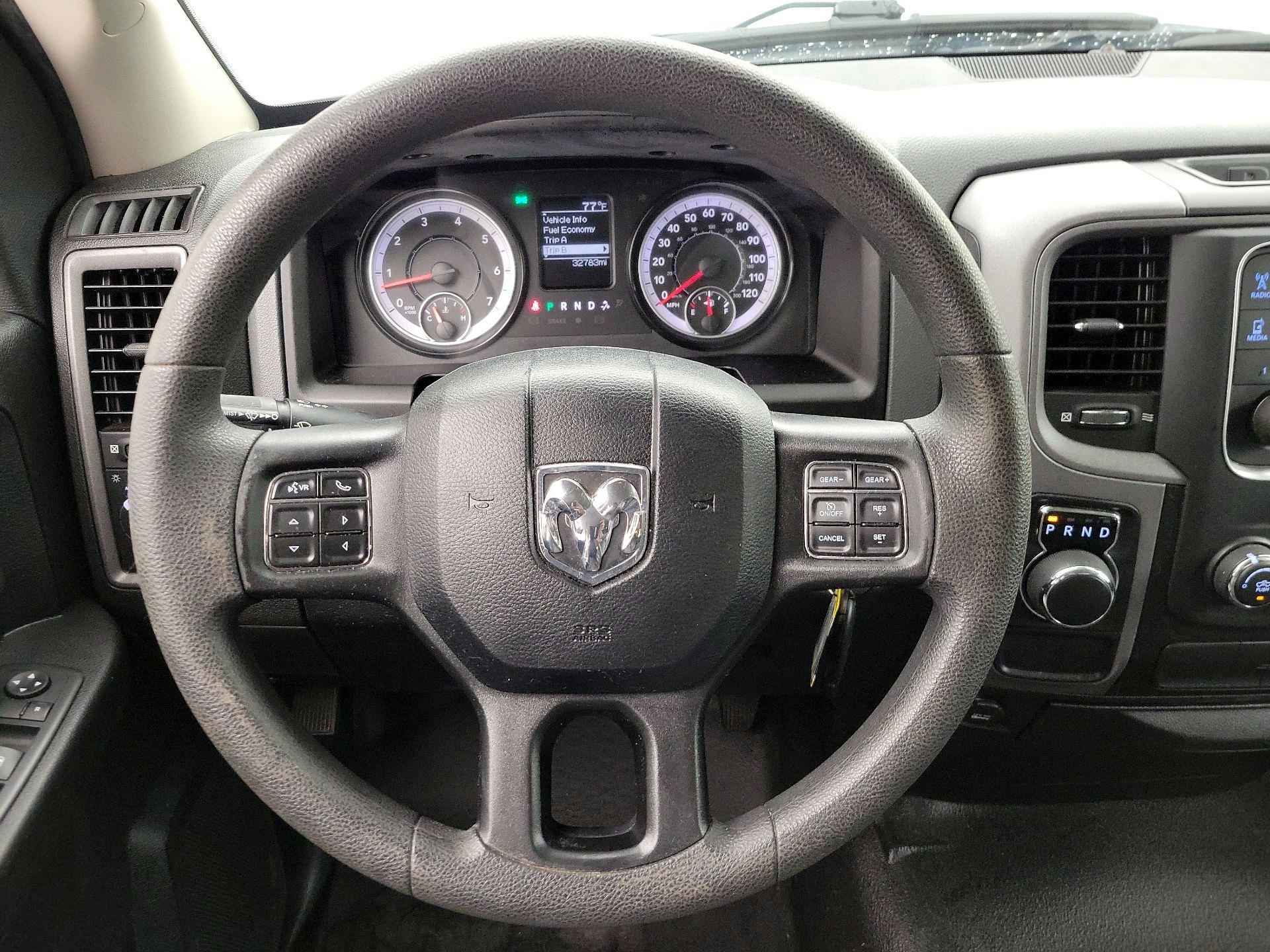Thumbnail: 2019 RAM 1500 Classic - 10