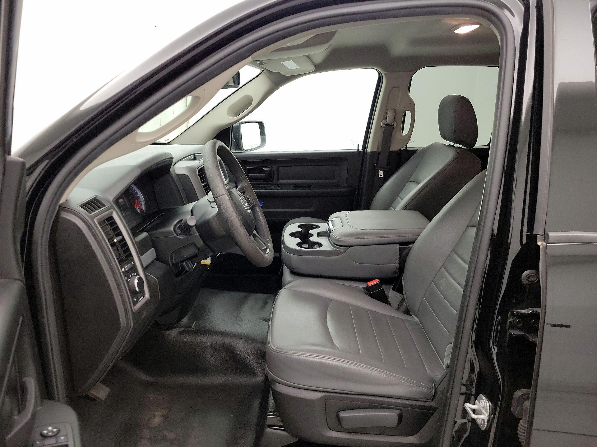 Thumbnail: 2019 RAM 1500 Classic - 11