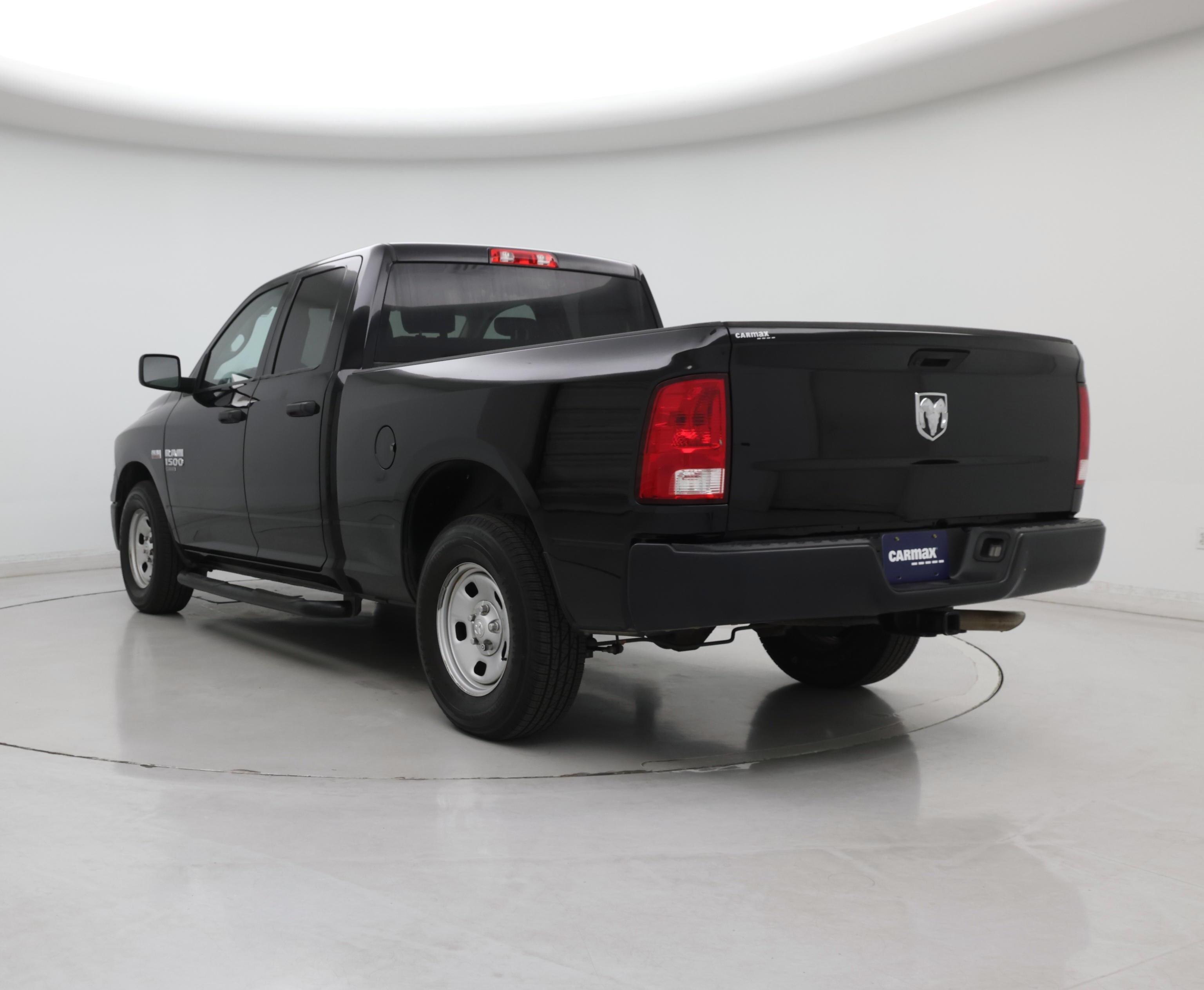 Thumbnail: 2019 RAM 1500 Classic - 2
