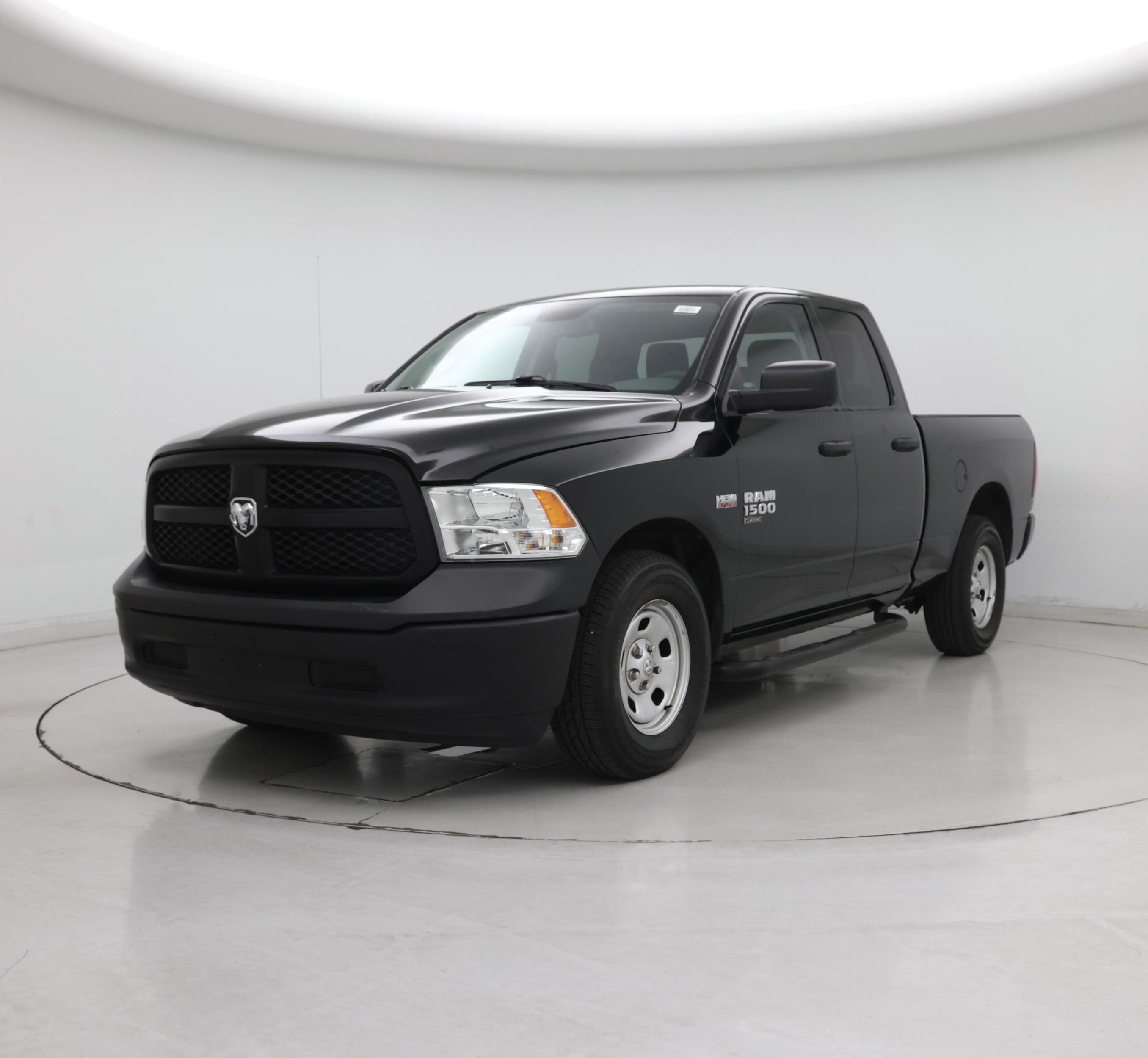 Thumbnail: 2019 RAM 1500 Classic - 4