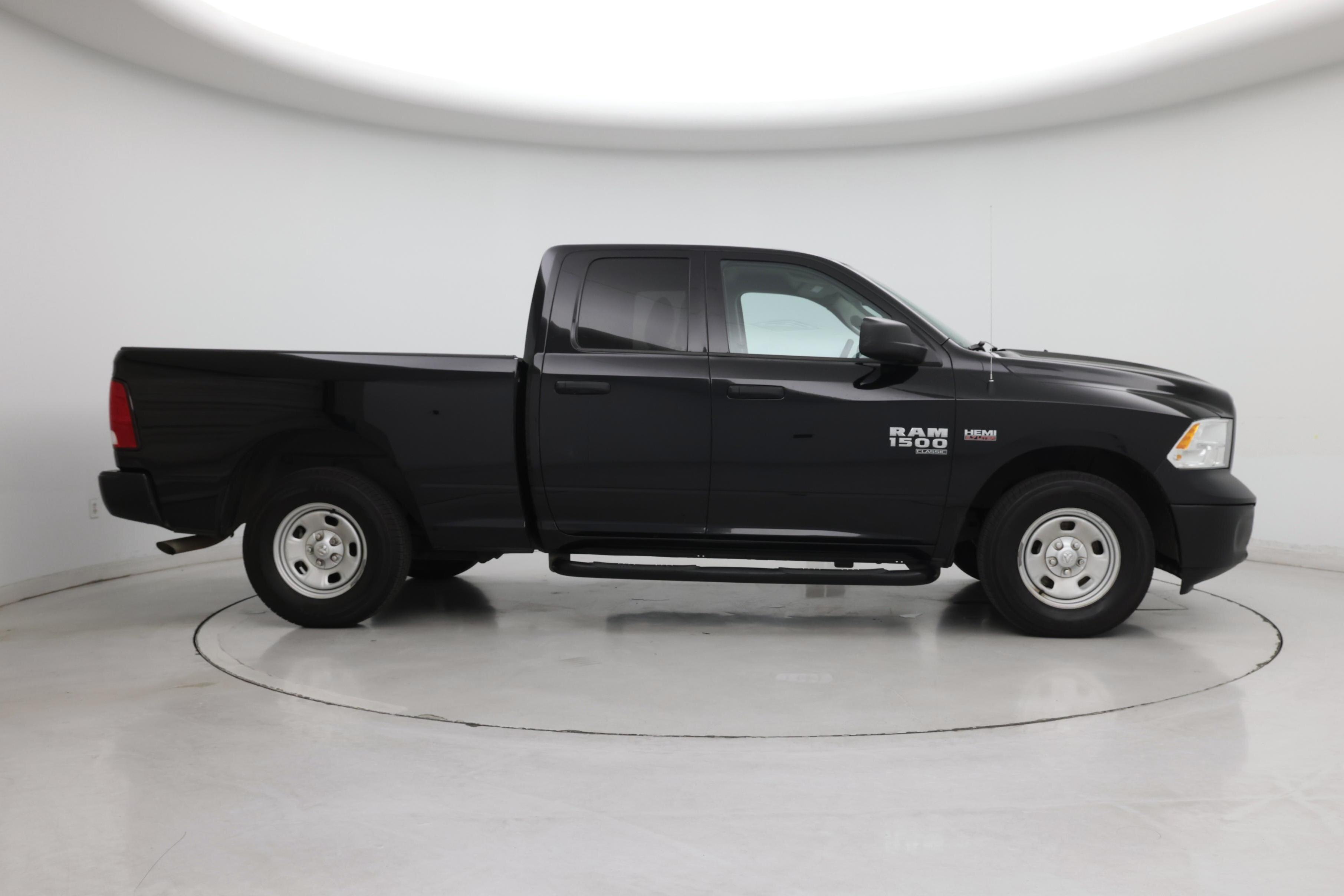 Thumbnail: 2019 RAM 1500 Classic - 7