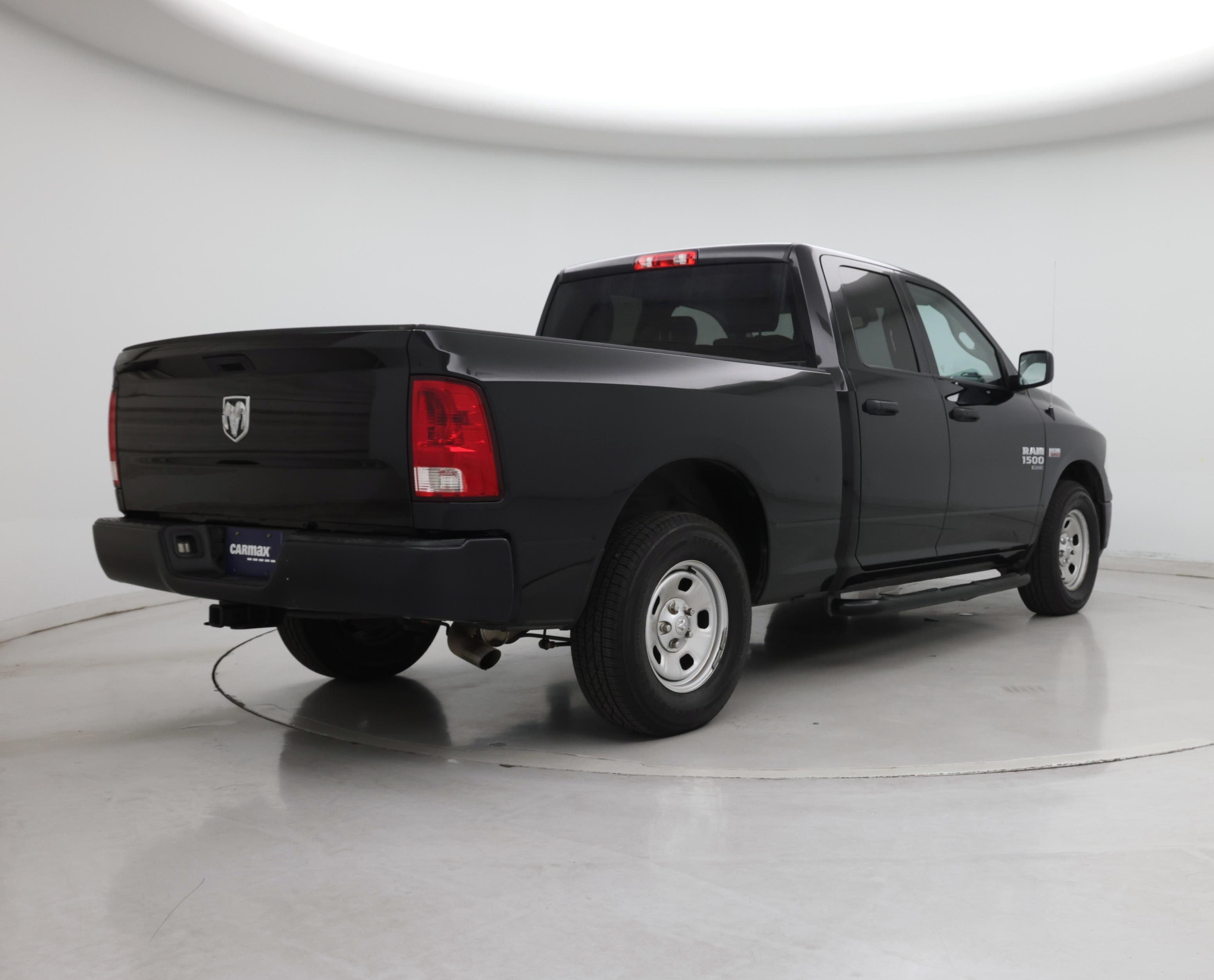 Thumbnail: 2019 RAM 1500 Classic - 8