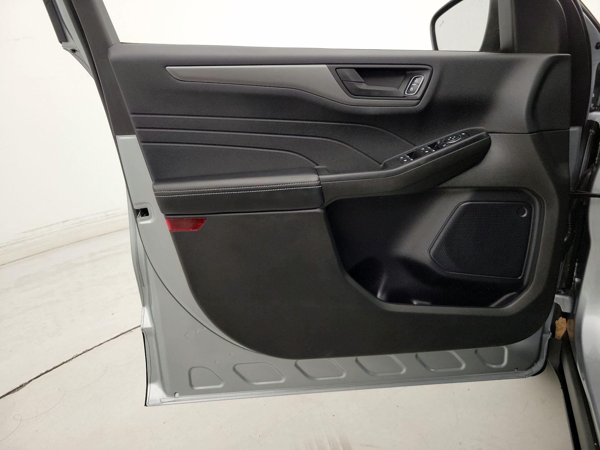 Thumbnail: 2023 Ford Escape - 12