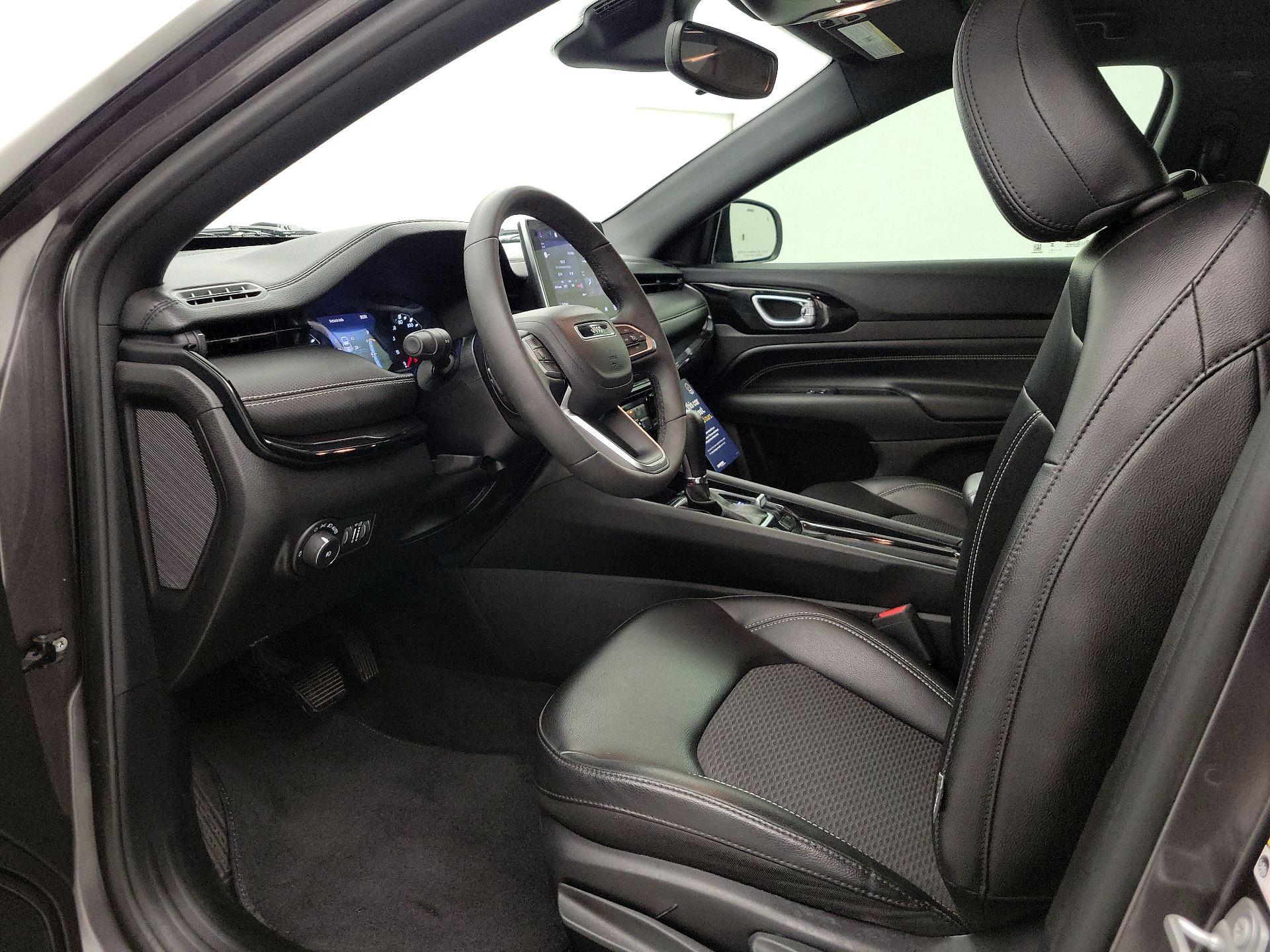 Thumbnail: 2023 Jeep Compass - 11