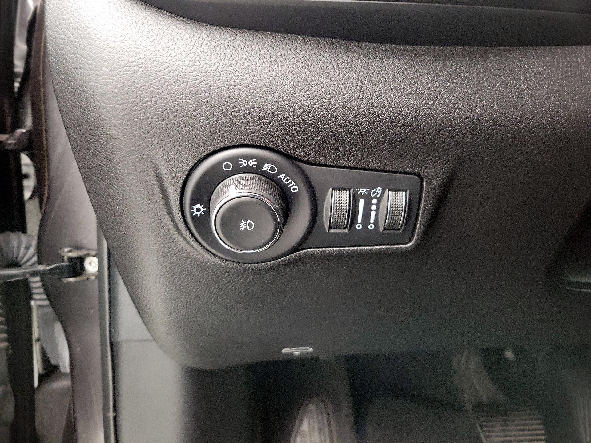 Thumbnail: 2023 Jeep Compass - 13