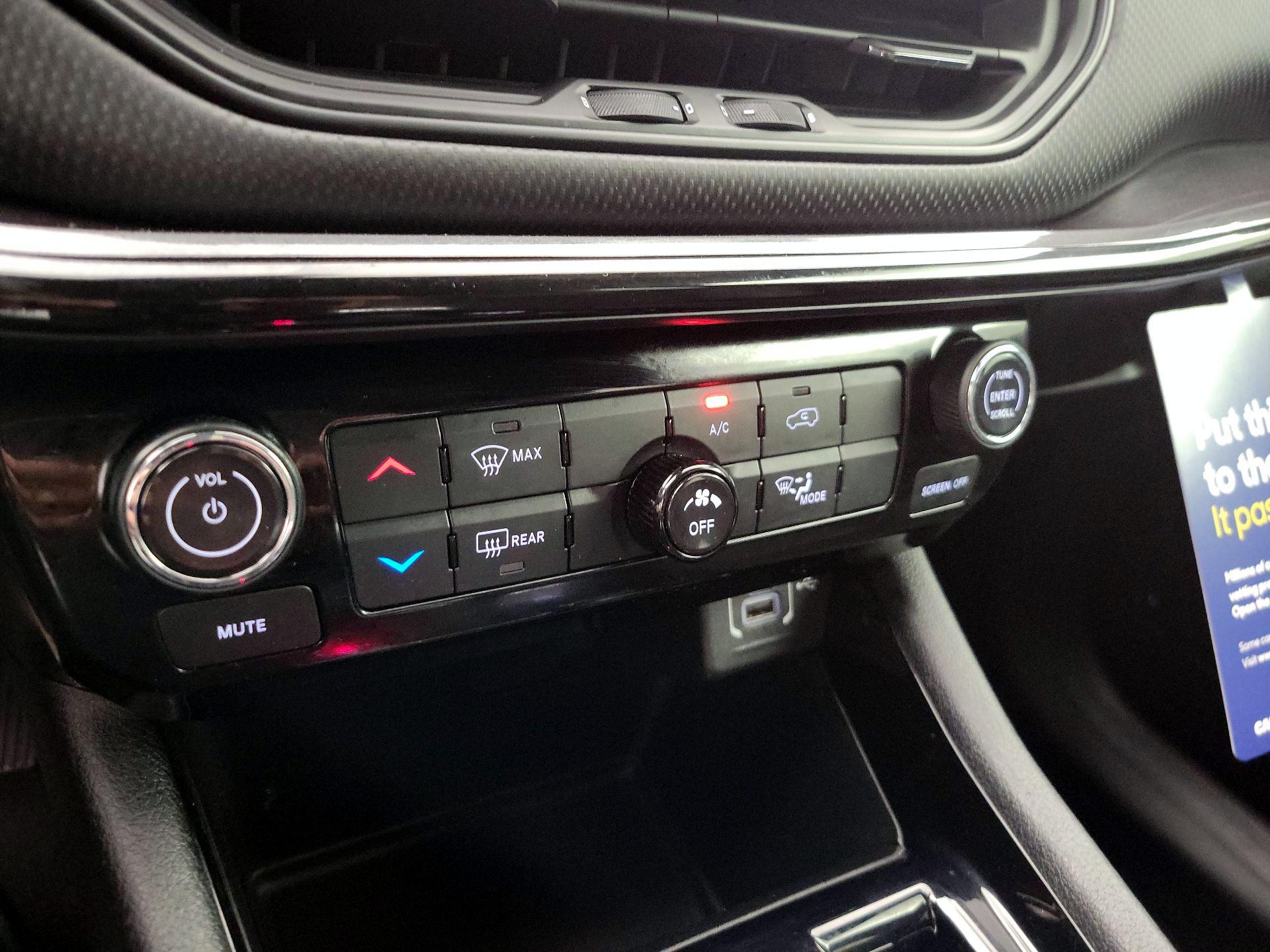 Thumbnail: 2023 Jeep Compass - 16