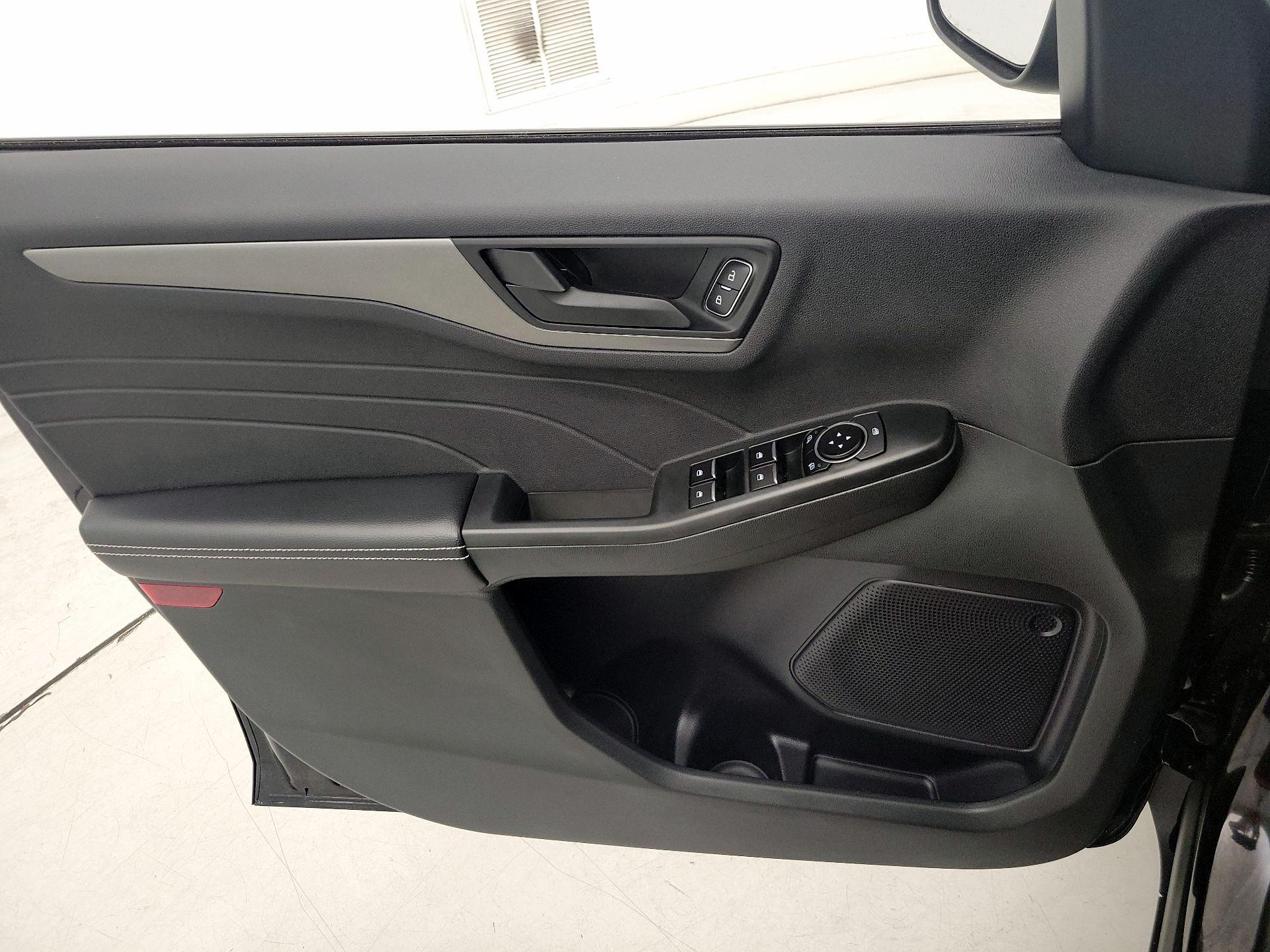 Thumbnail: 2023 Ford Escape - 12