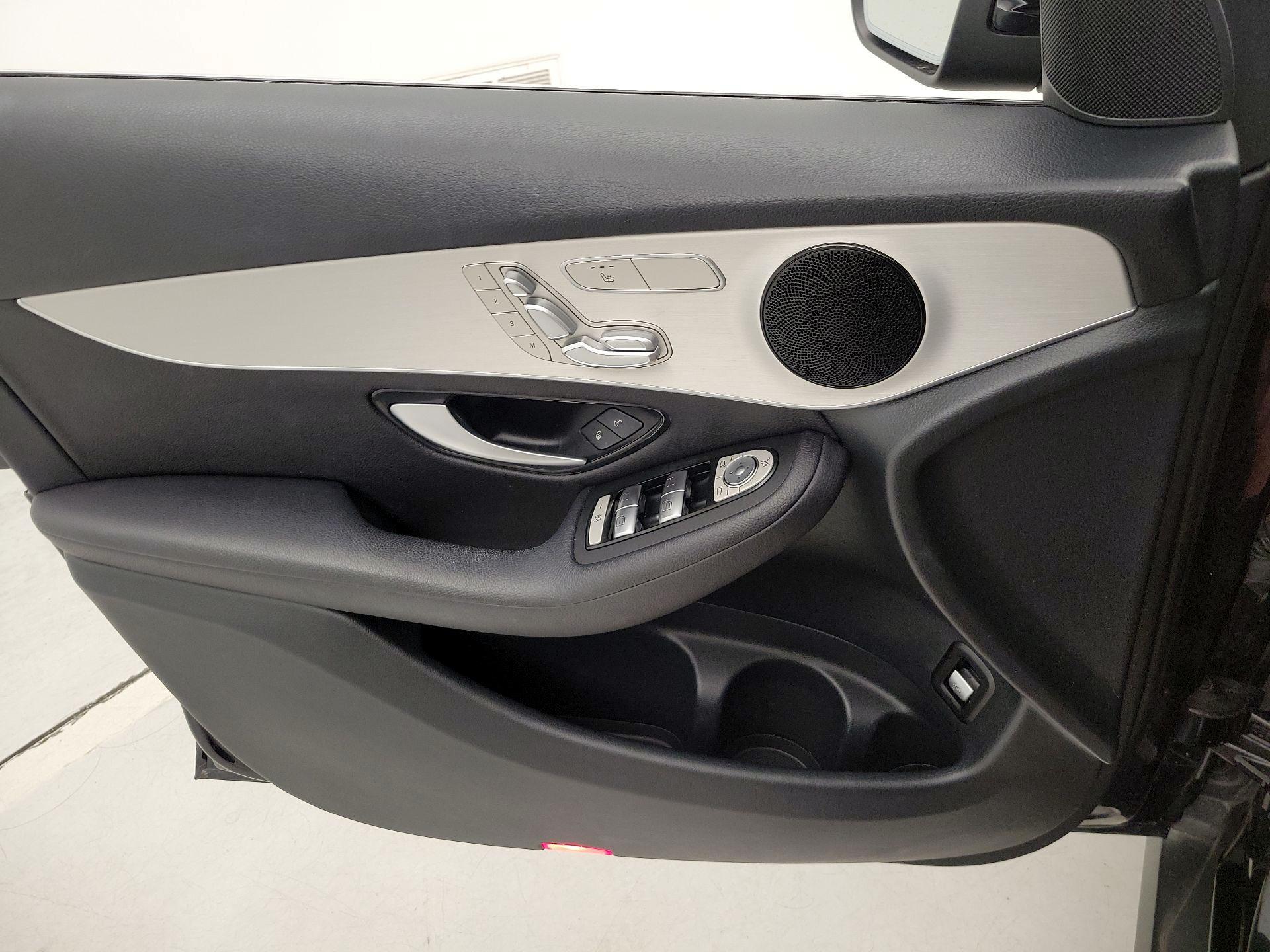 Thumbnail: 2022 Mercedes-Benz GLC - 12