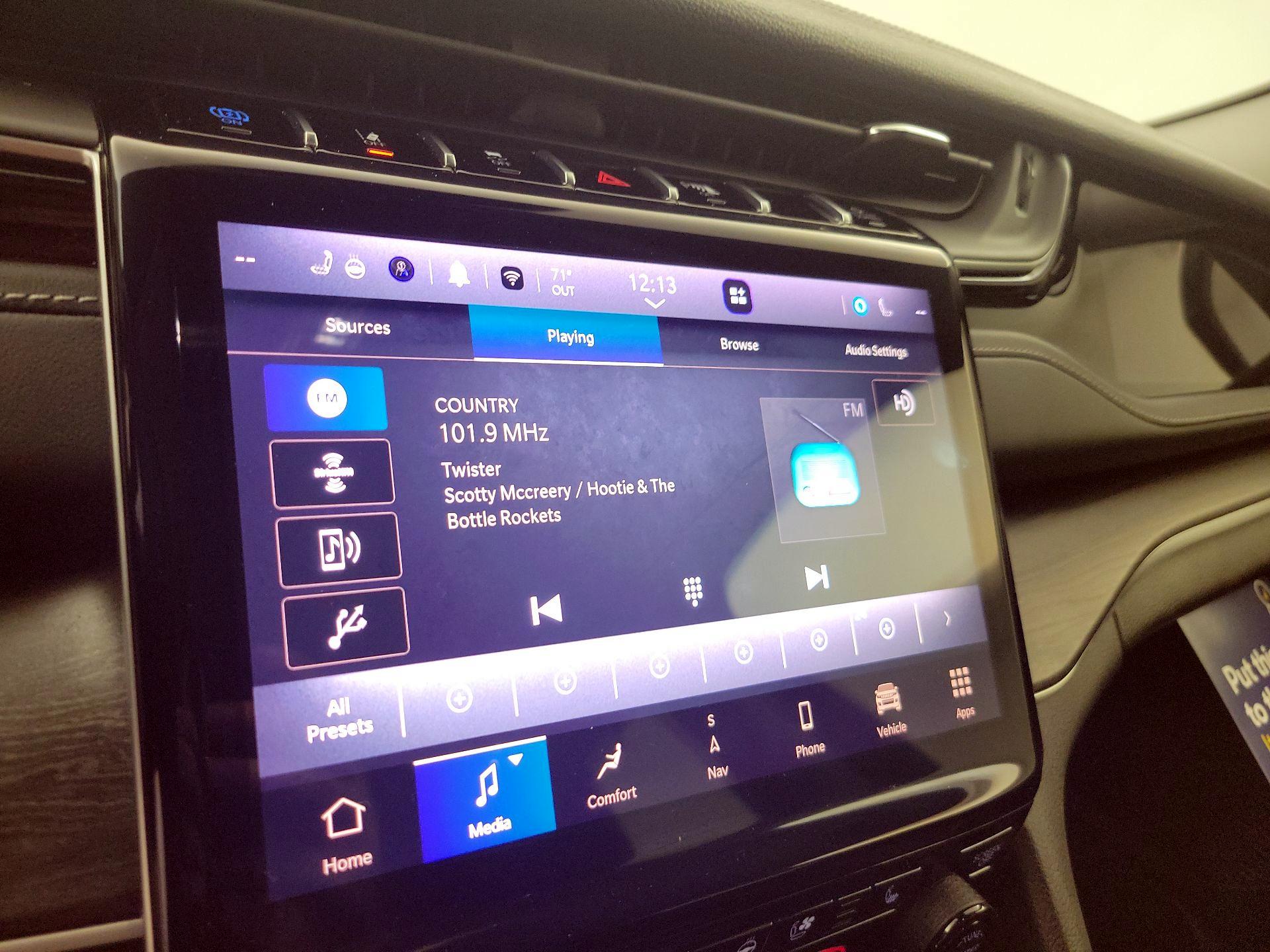 Thumbnail: 2023 Jeep Grand Cherokee - 16