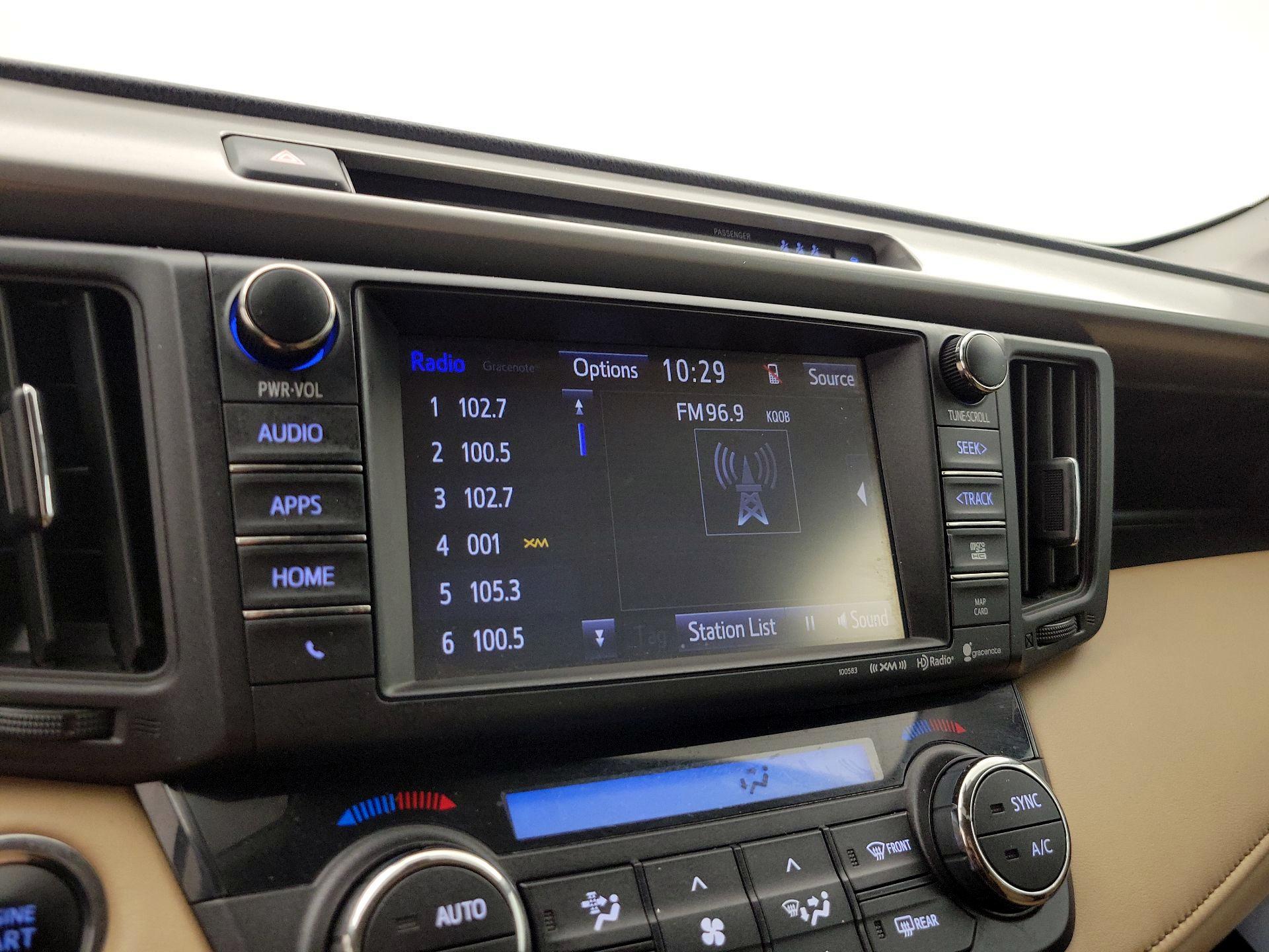 Thumbnail: 2018 Toyota RAV4 - 15