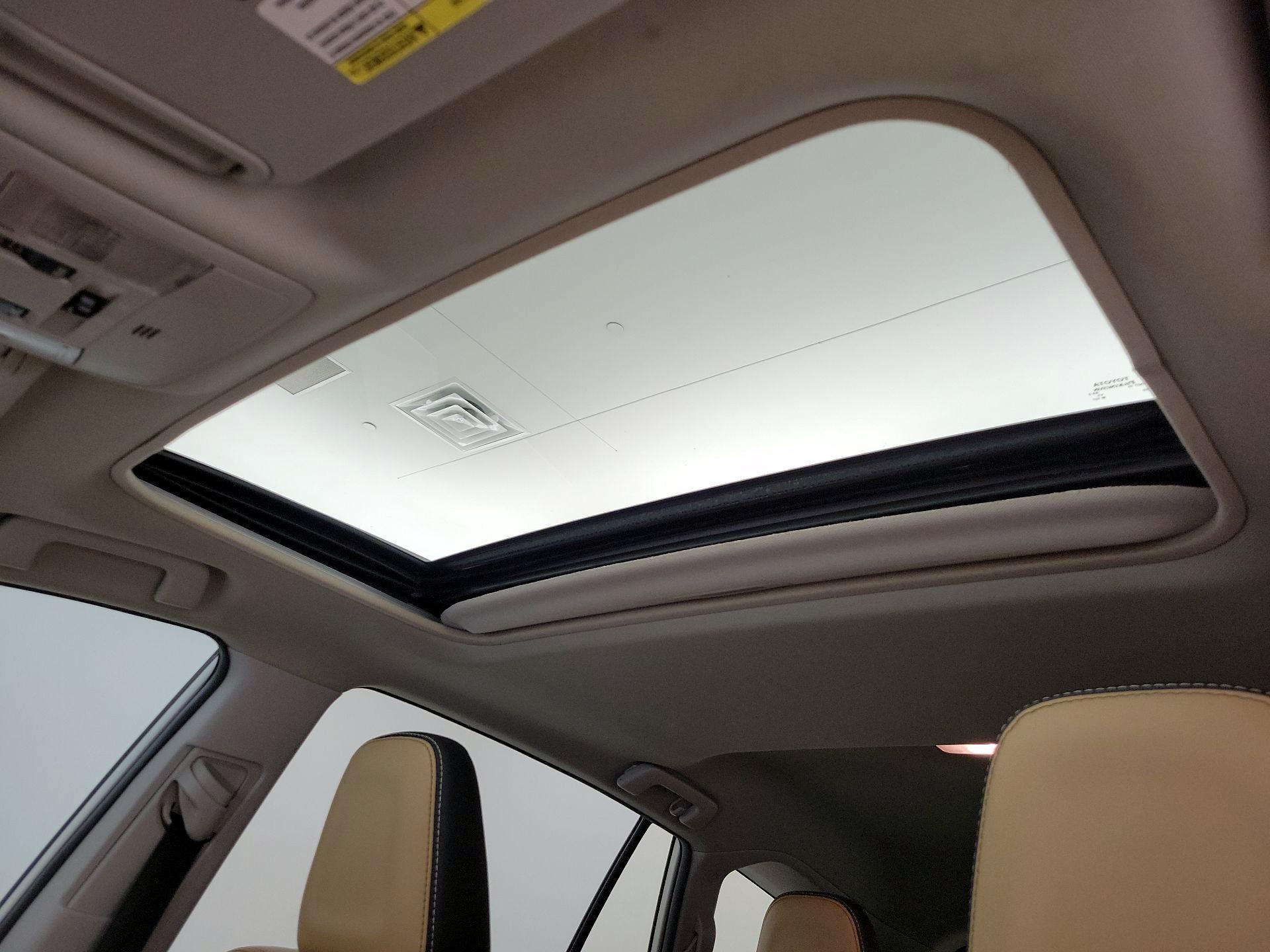 Thumbnail: 2018 Toyota RAV4 - 19