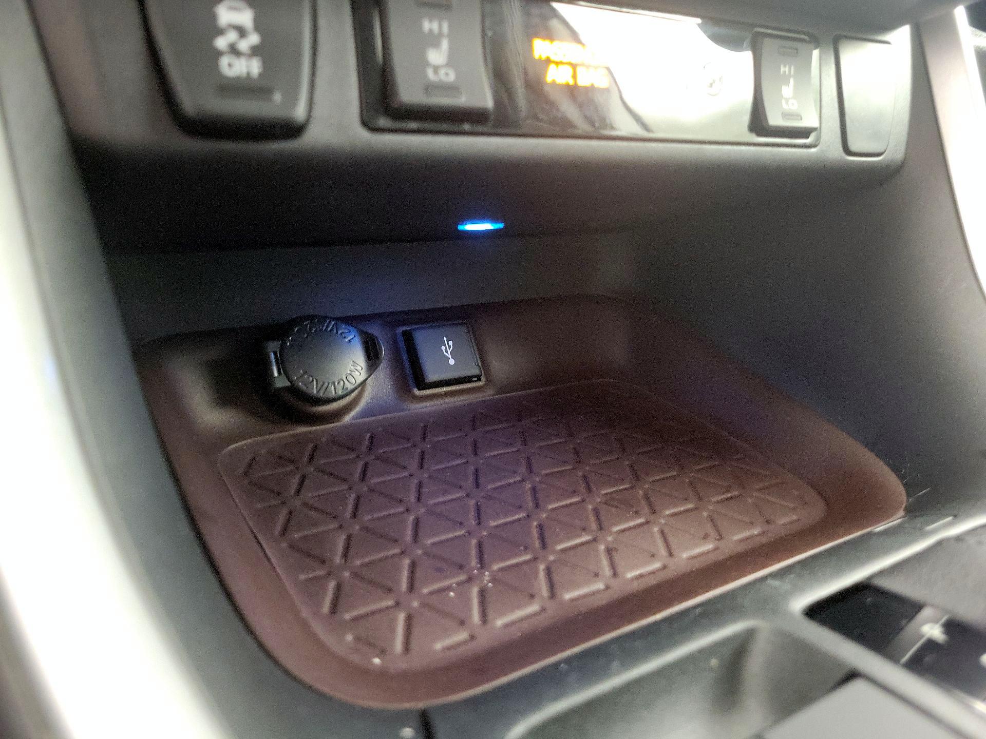 Thumbnail: 2020 Toyota RAV4 - 19