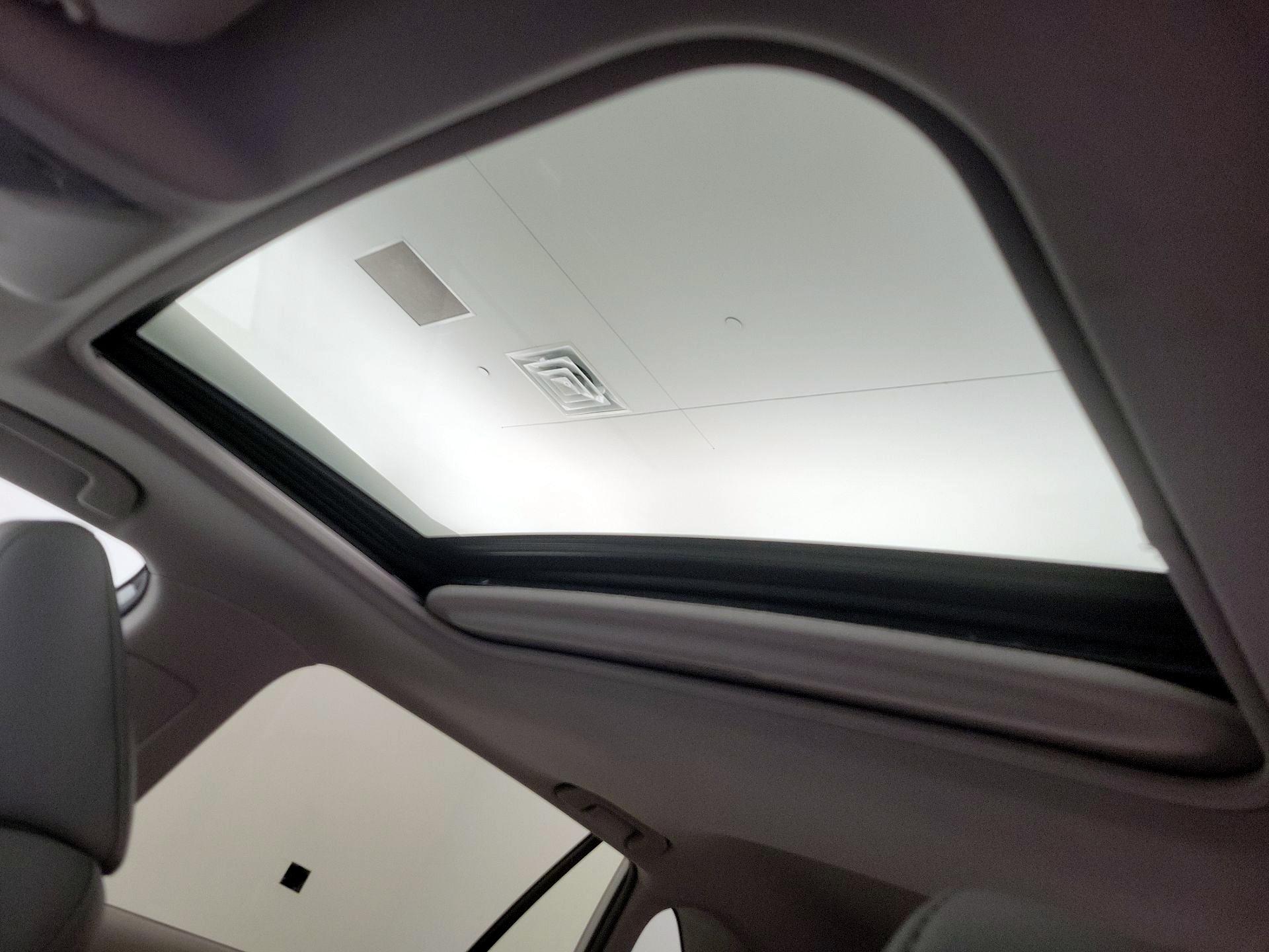 Thumbnail: 2020 Toyota RAV4 - 20