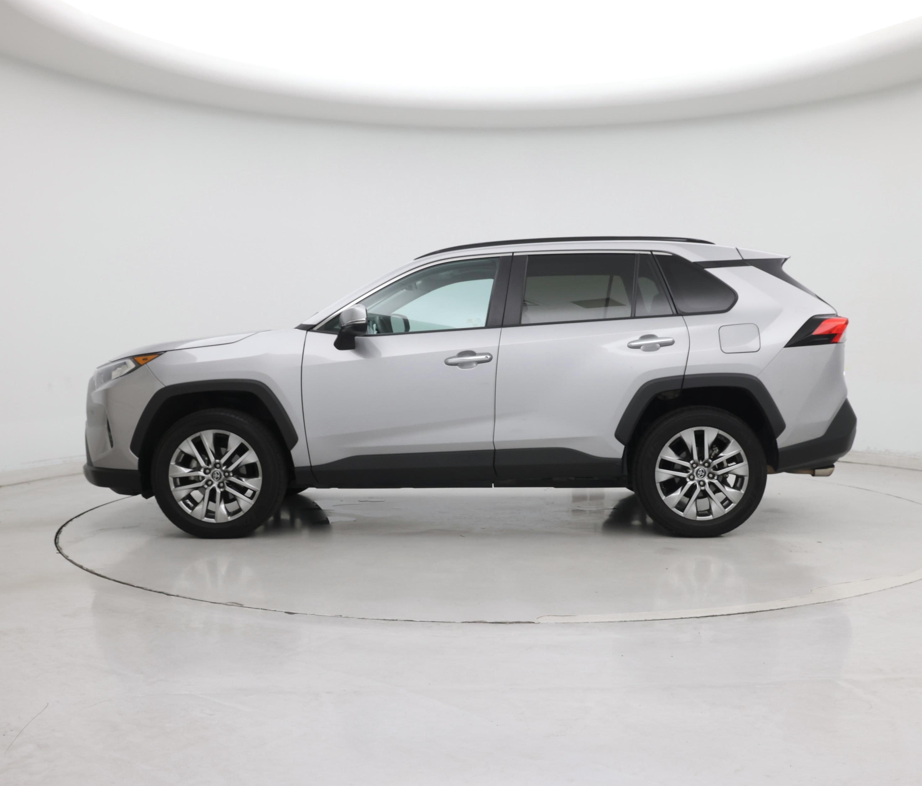 Thumbnail: 2020 Toyota RAV4 - 3