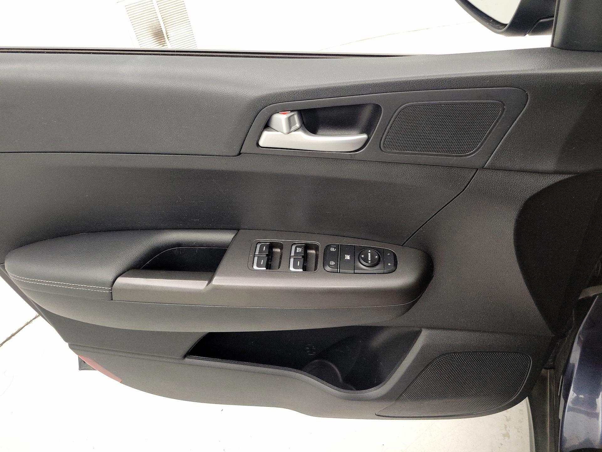 Thumbnail: 2019 Kia Sportage - 12