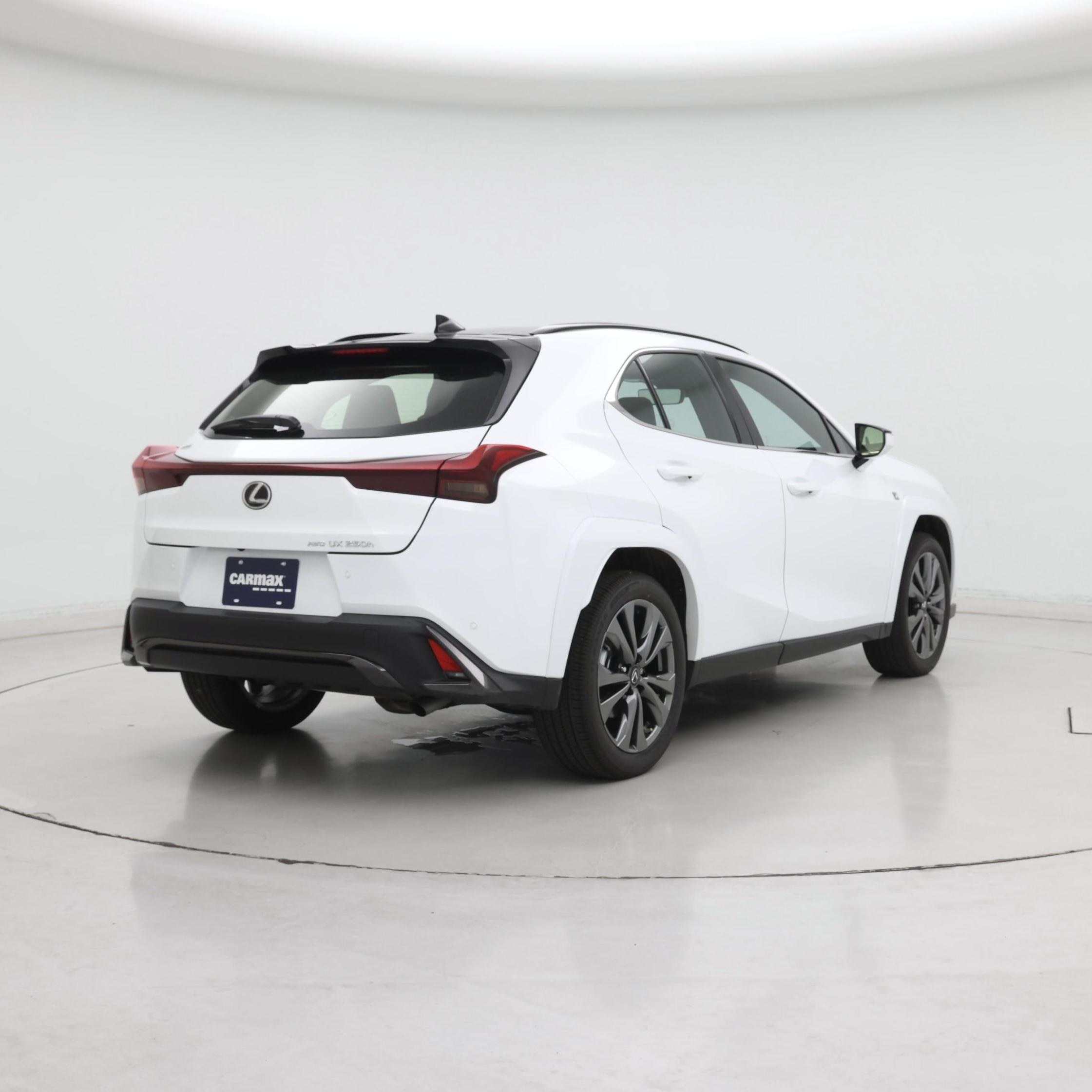 Thumbnail: 2024 Lexus UX - 8