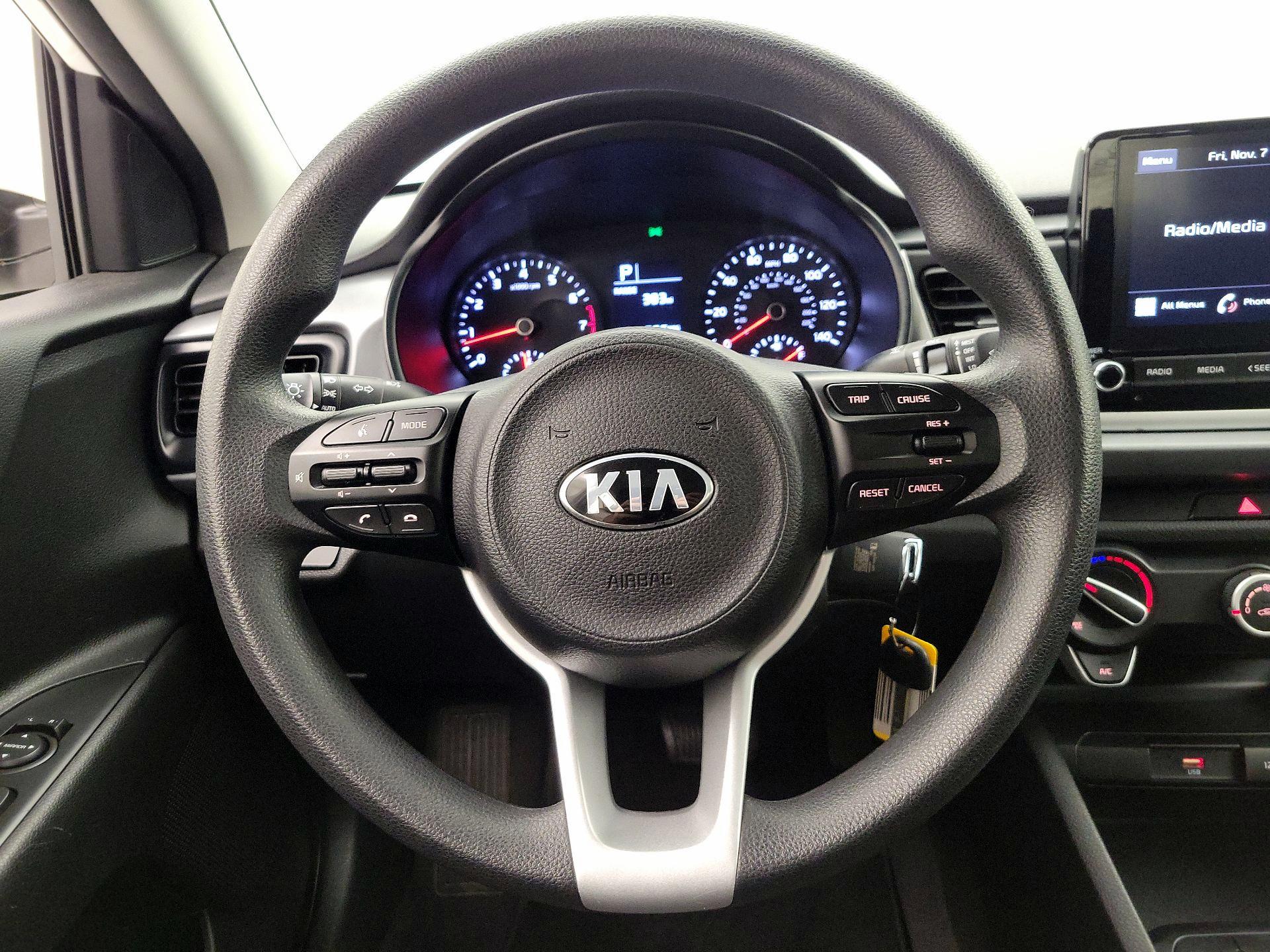 Thumbnail: 2021 Kia Rio - 10