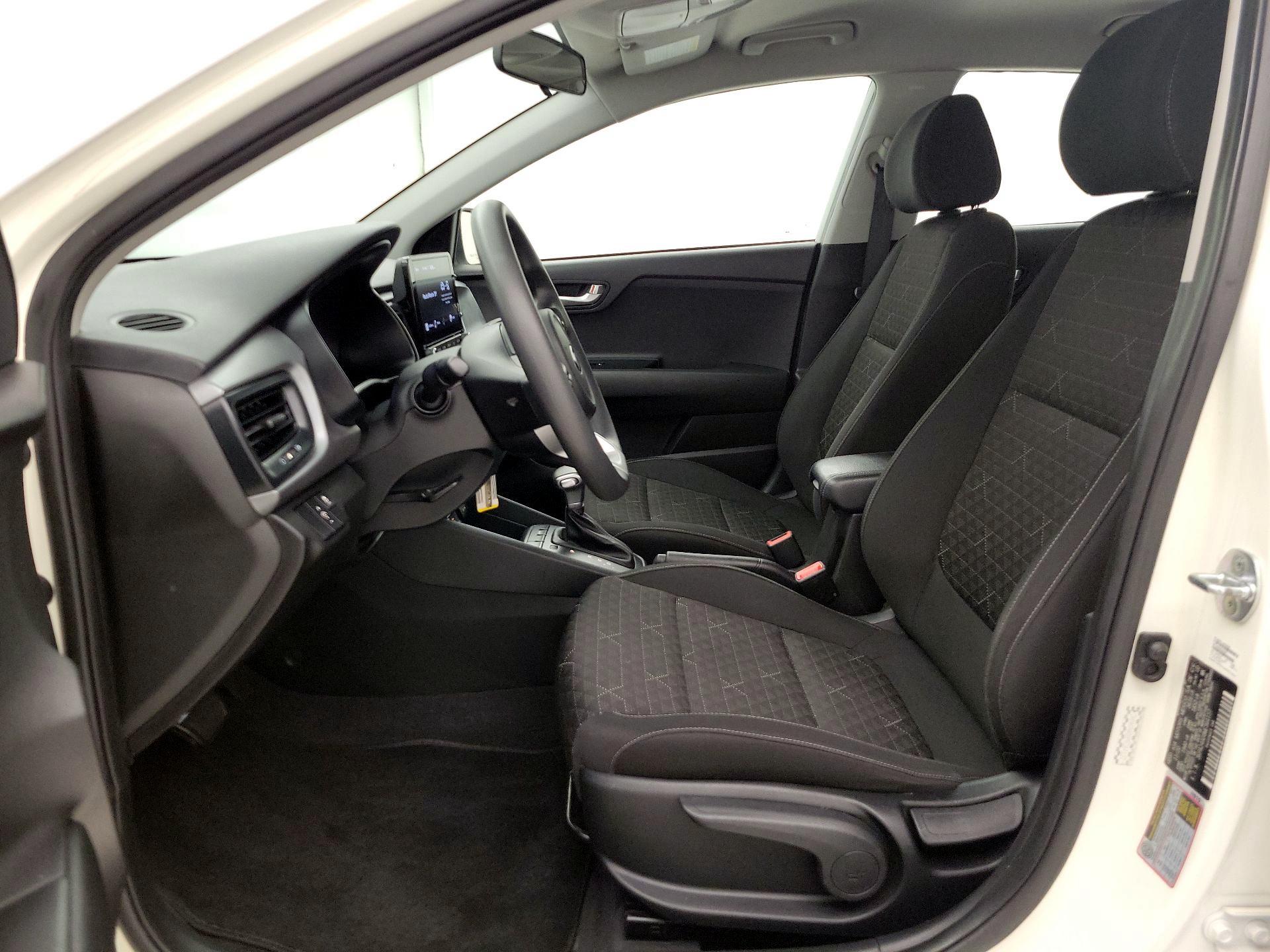 Thumbnail: 2021 Kia Rio - 11